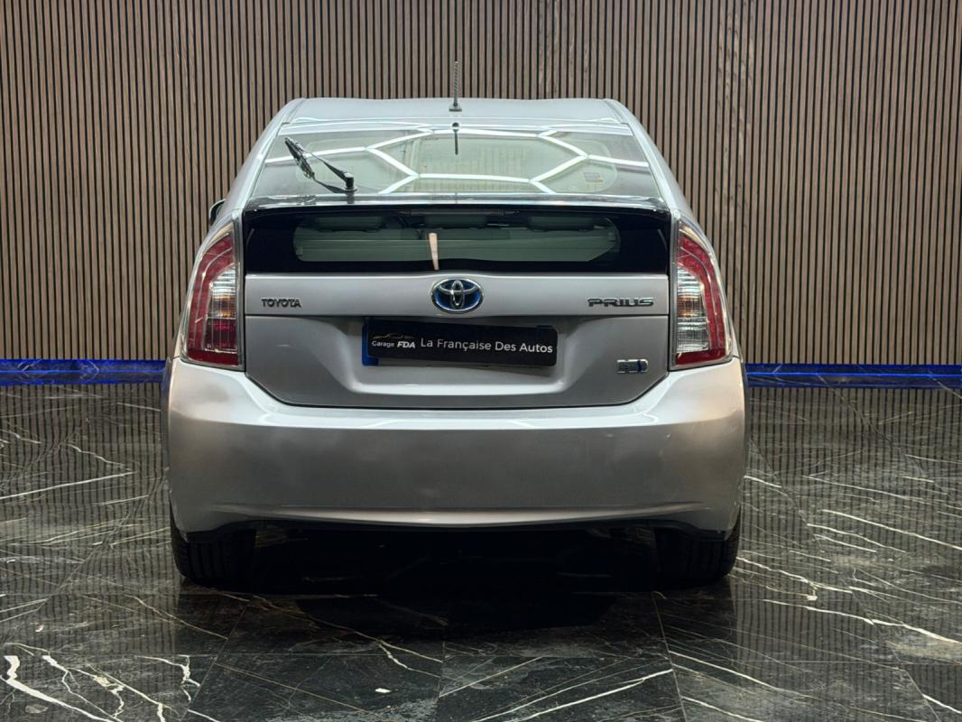 Toyota Prius MC 136h Dynamic 17