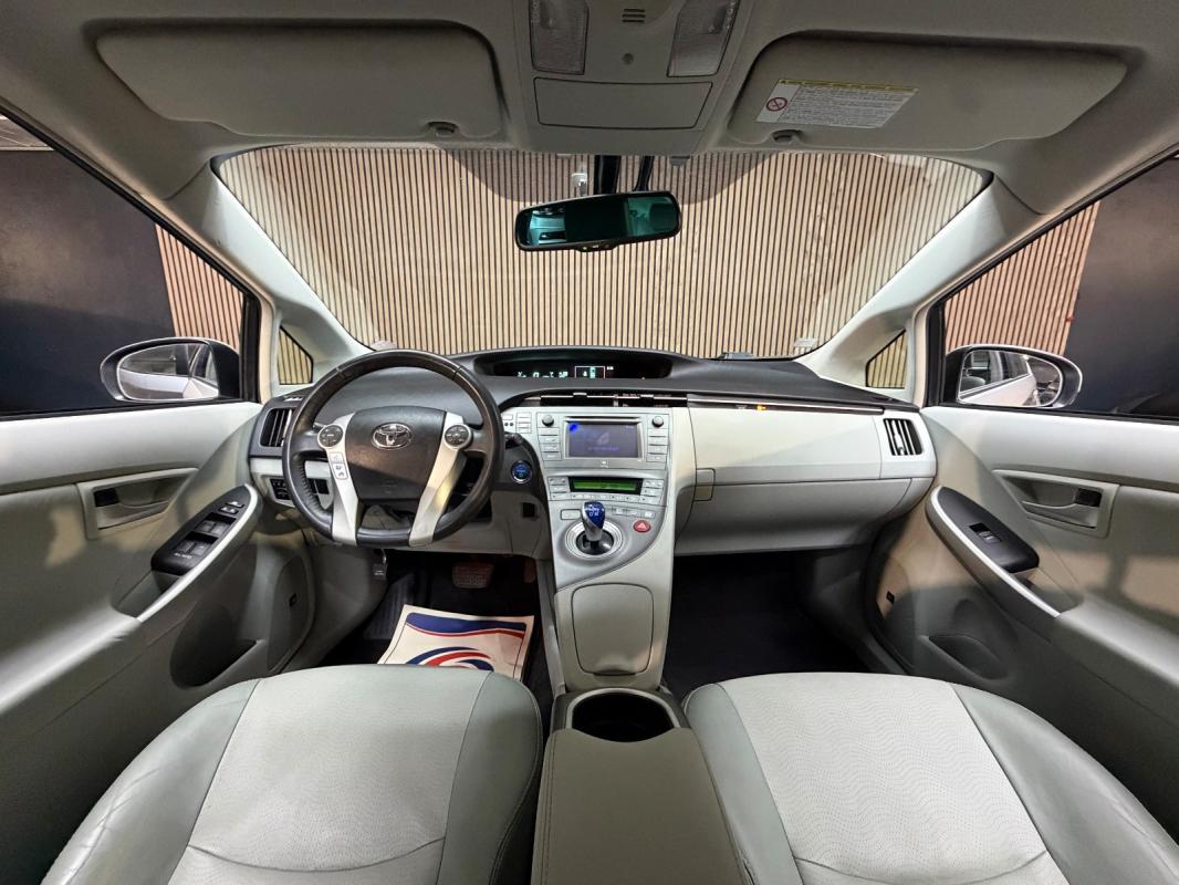 Toyota Prius MC 136h Dynamic 17