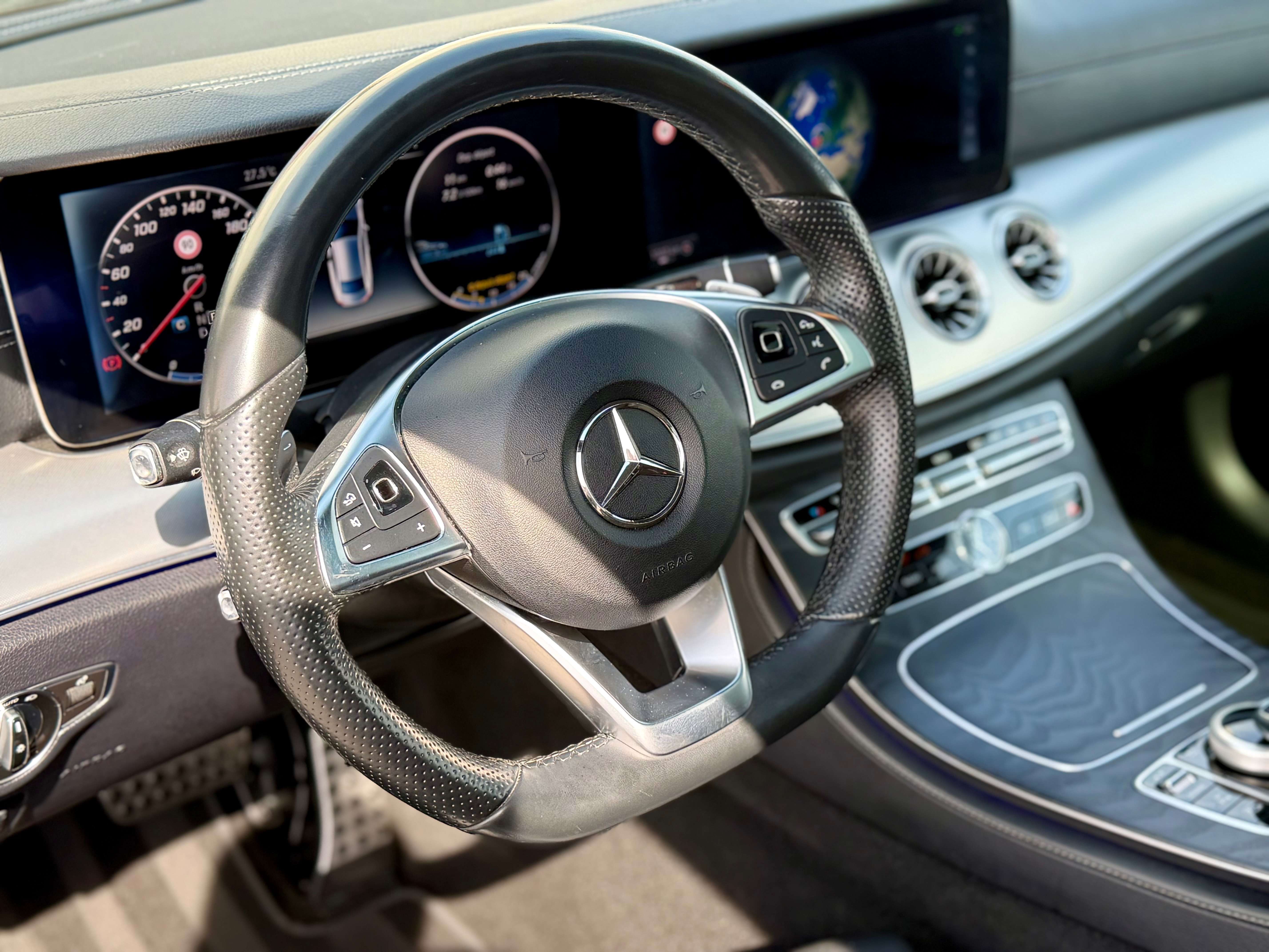 Mercedes-Benz E 220 Coupe Pack AMG