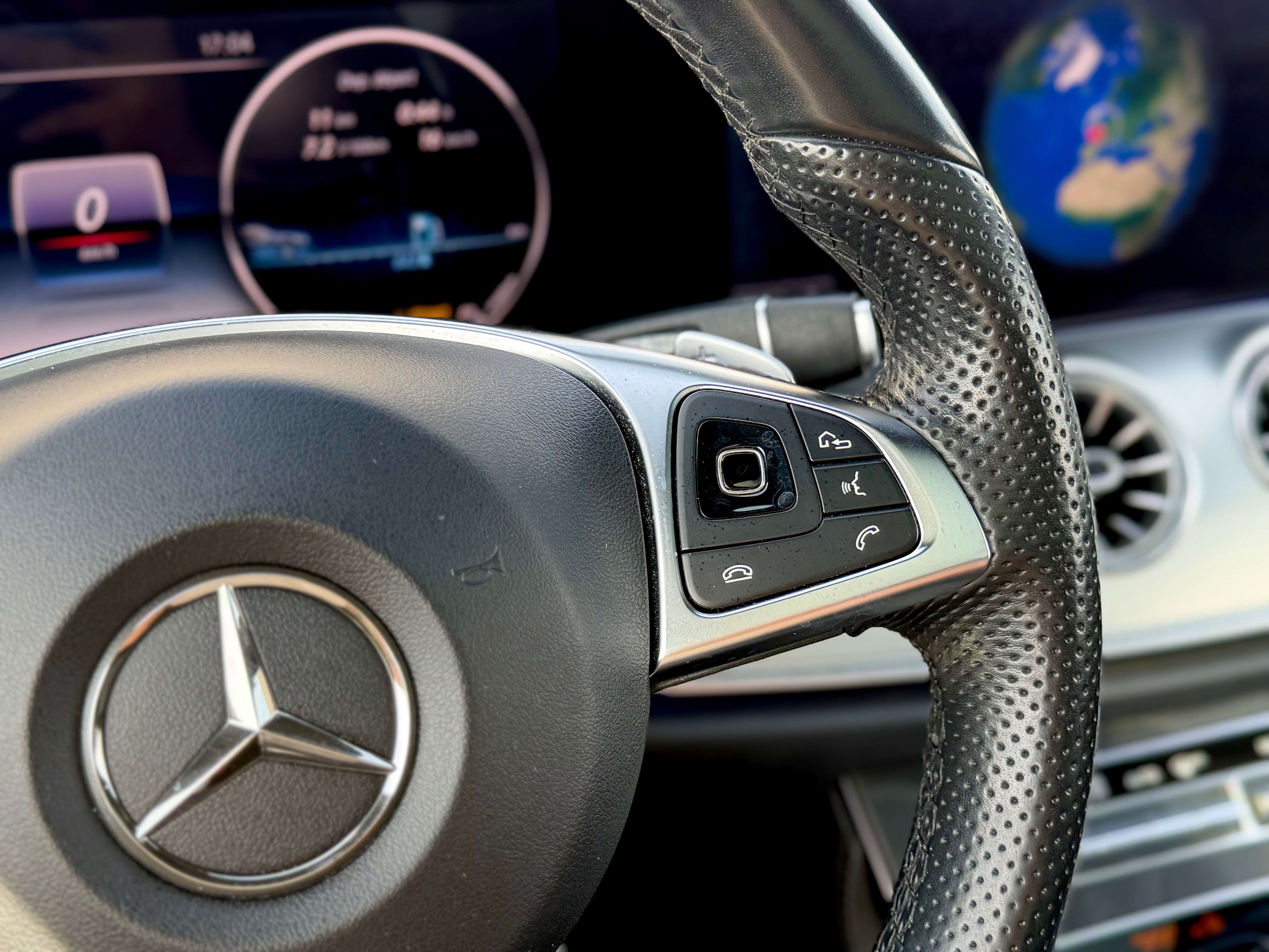 Mercedes-Benz E 220 Coupe Pack AMG