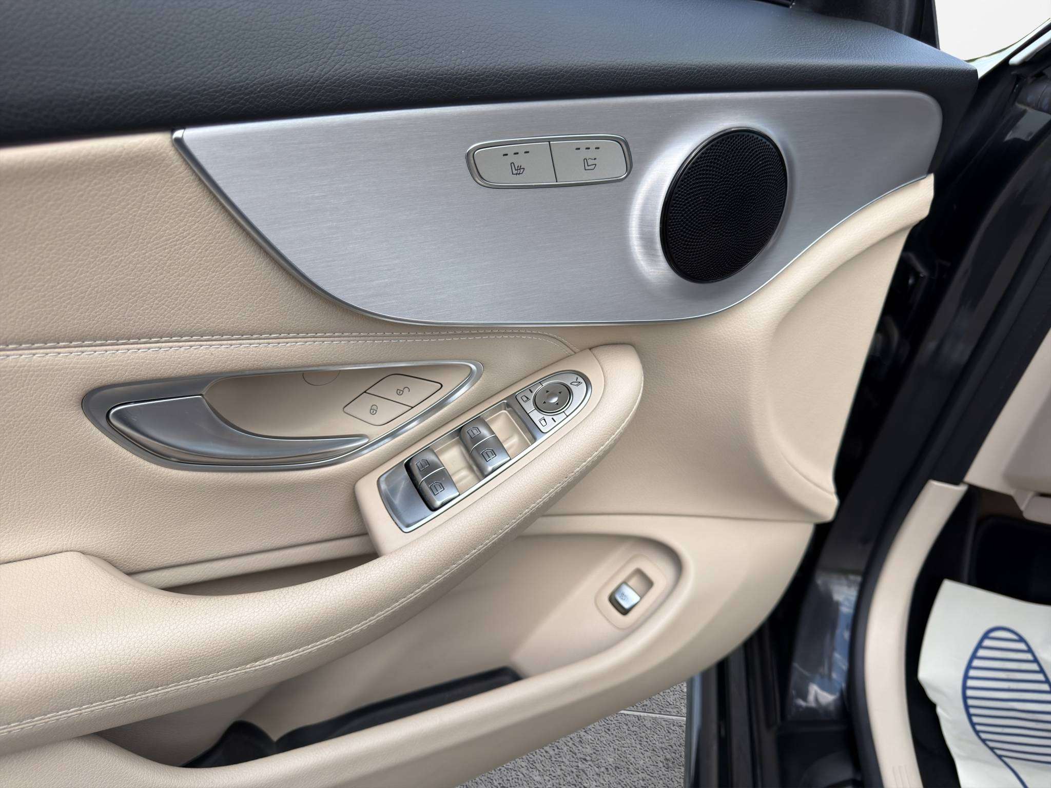 Mercedes-Benz C 180 Cabriolet C 180 AMG-Line *MILD-HYBRID*