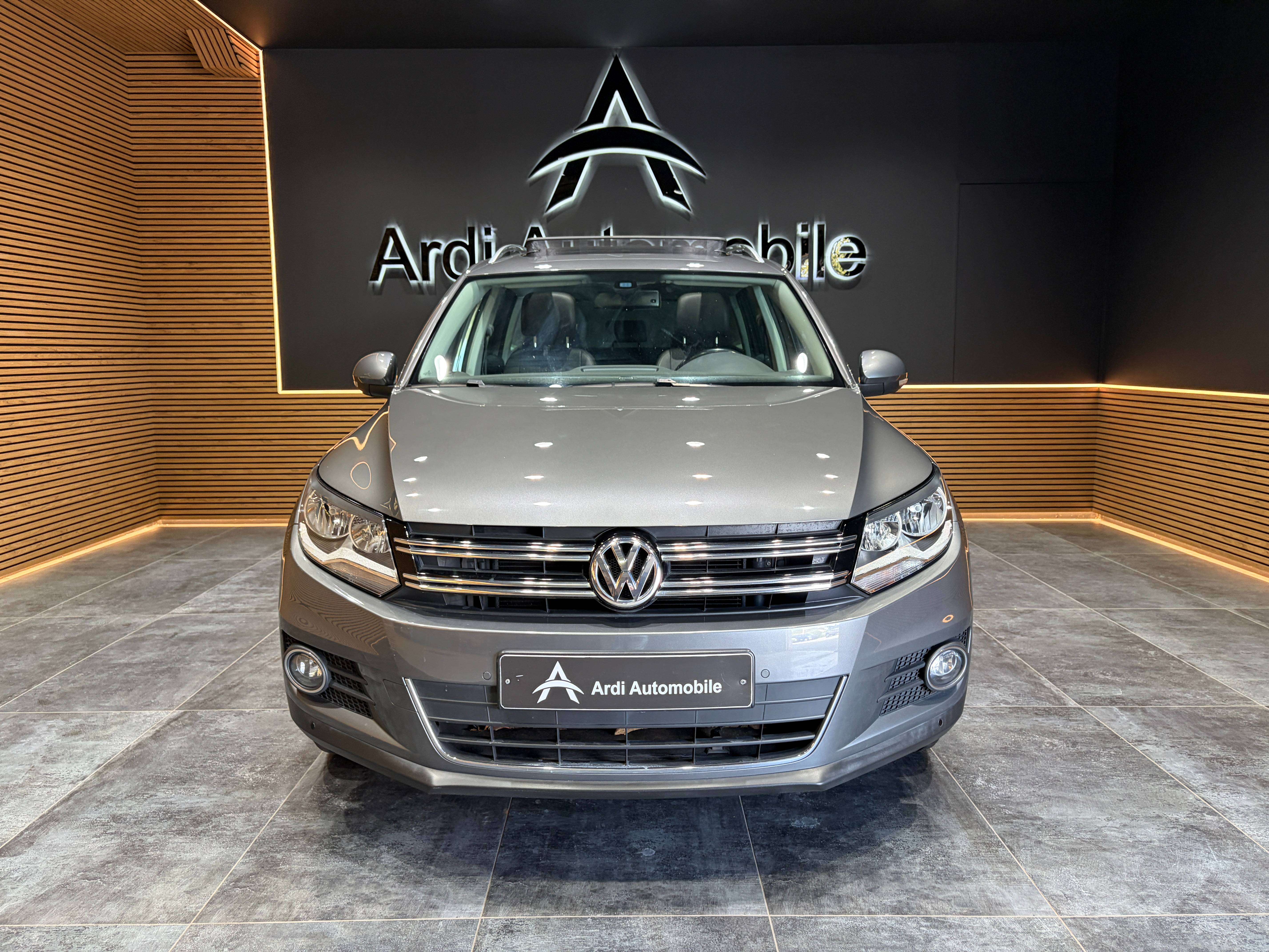 Volkswagen Tiguan 2.0 TDi *TOIT OUV+PANO*SIEGE CHAUFF*1ER PROPRIO*GARANTIE*