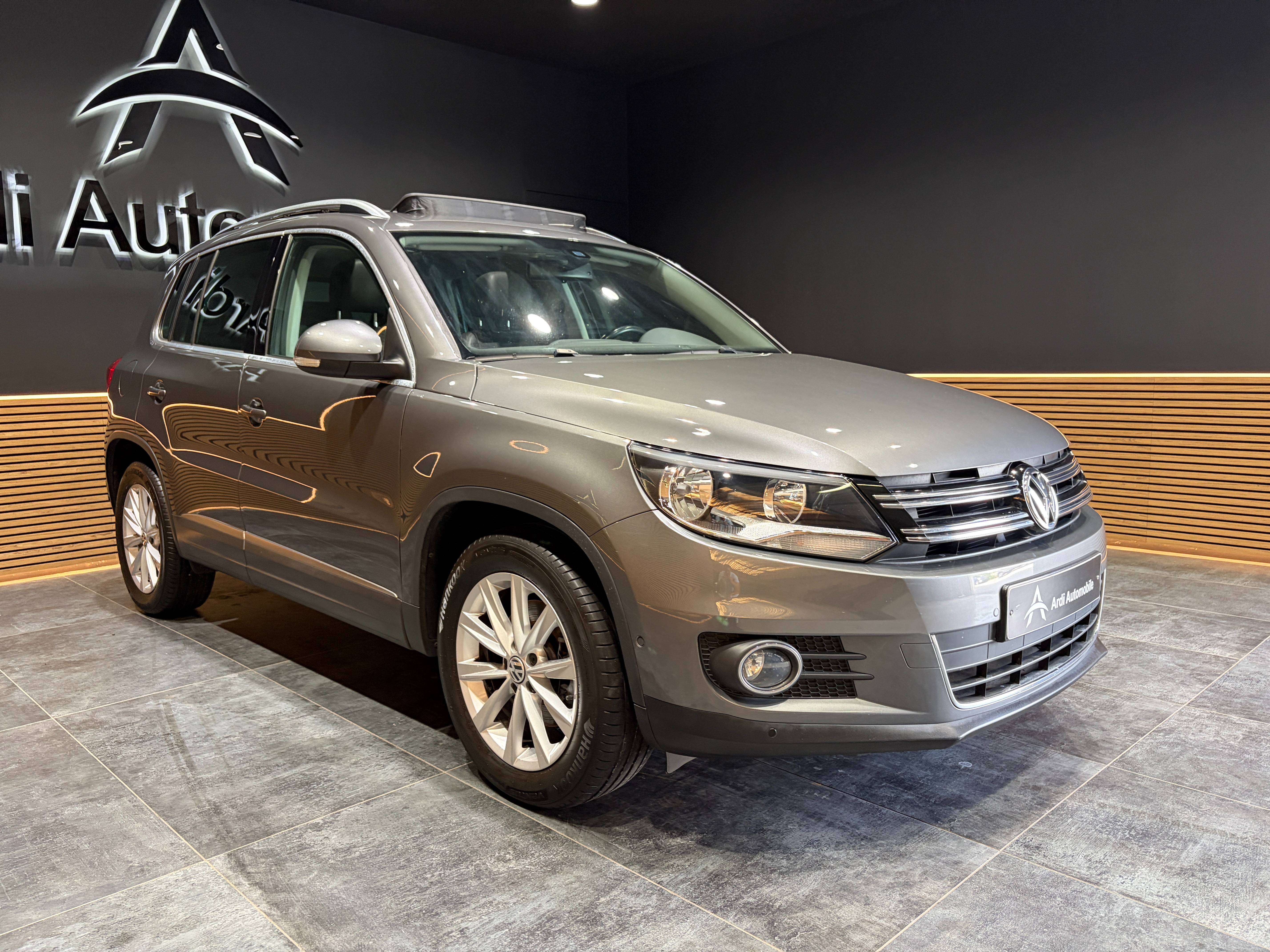 Volkswagen Tiguan 2.0 TDi *TOIT OUV+PANO*SIEGE CHAUFF*1ER PROPRIO*GARANTIE*