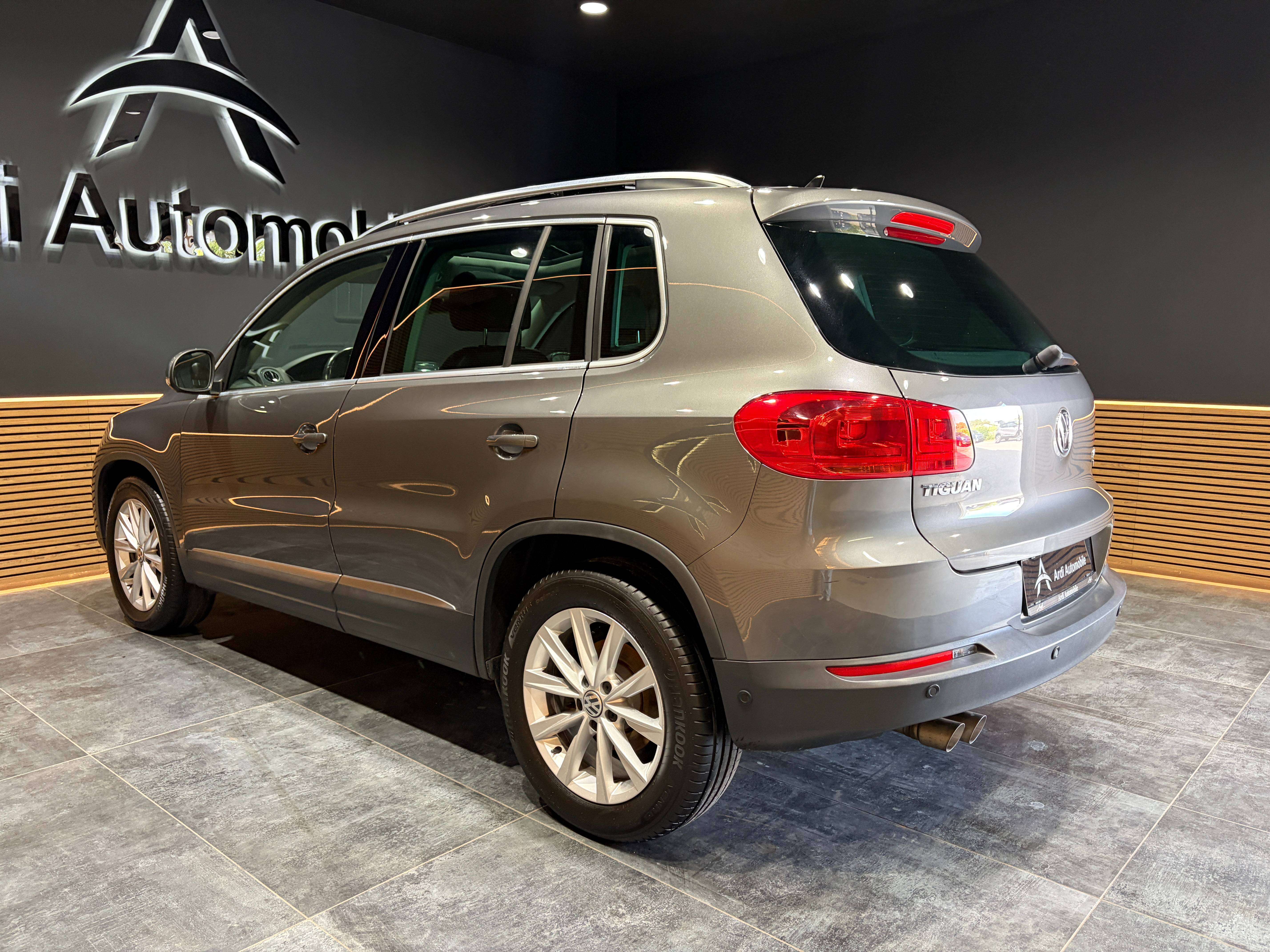 Volkswagen Tiguan 2.0 TDi *TOIT OUV+PANO*SIEGE CHAUFF*1ER PROPRIO*GARANTIE*