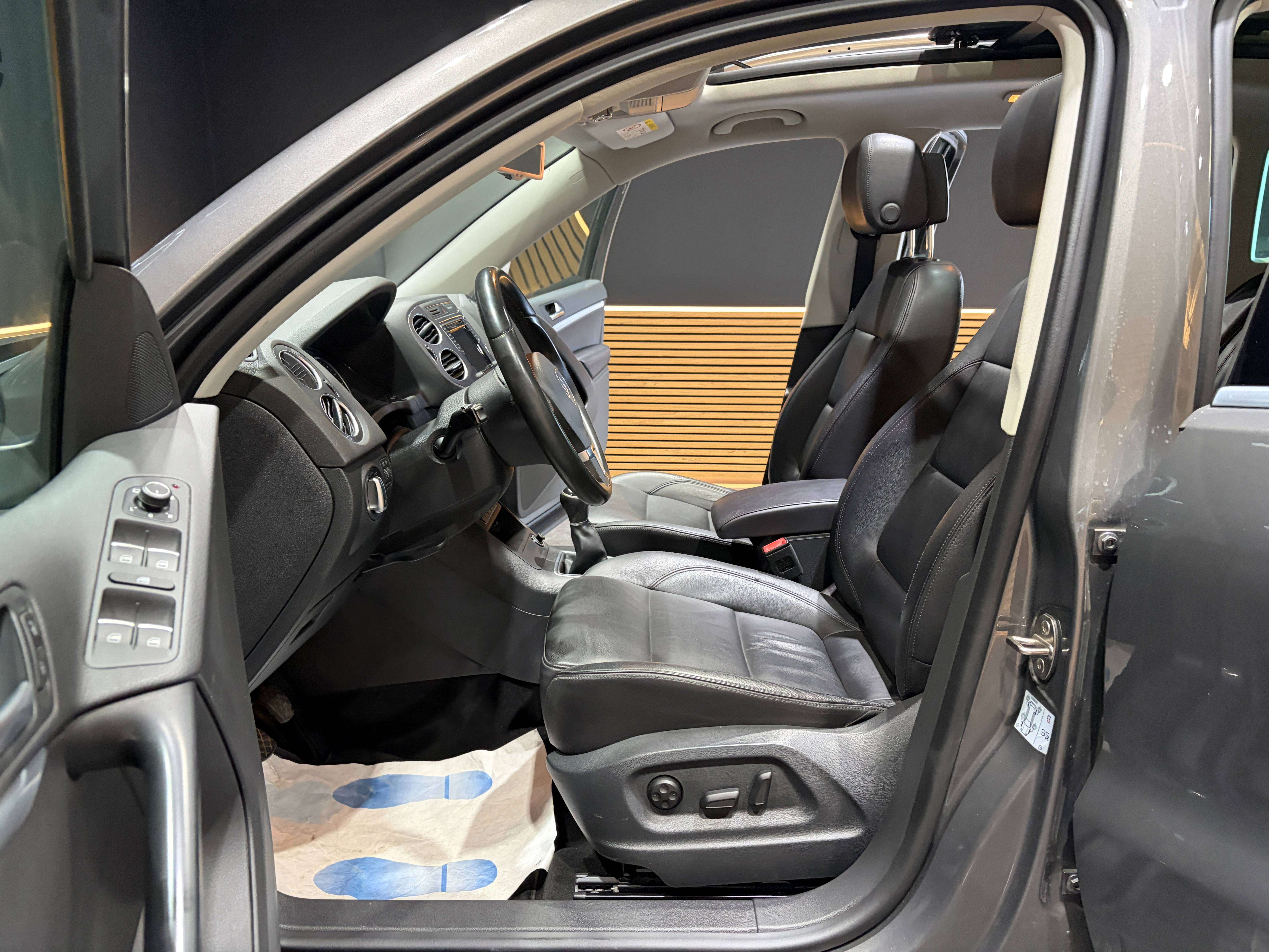 Volkswagen Tiguan 2.0 TDi *TOIT OUV+PANO*SIEGE CHAUFF*1ER PROPRIO*GARANTIE*