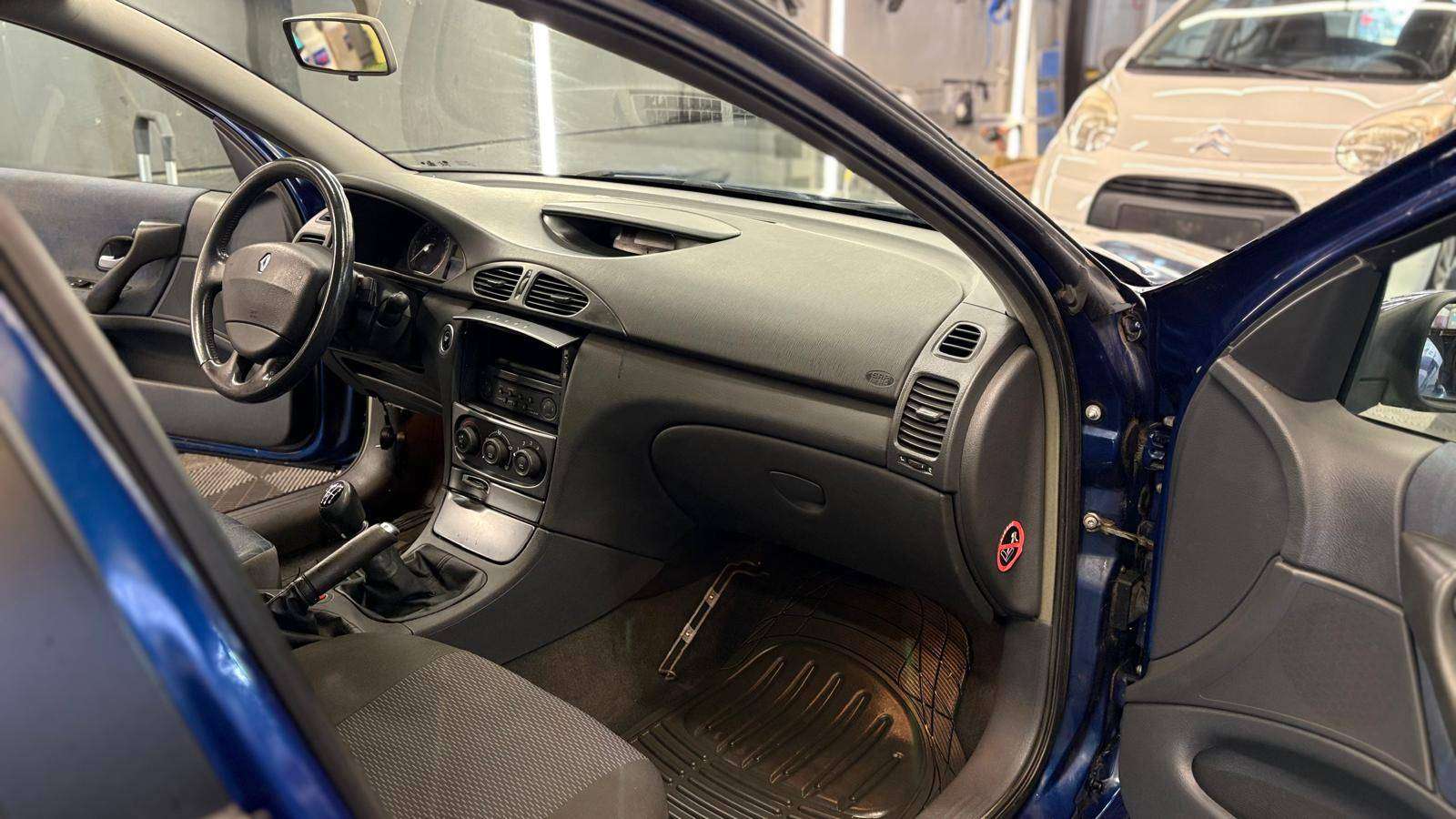 Renault Laguna diesel eur3 bj2001 161408km manueel