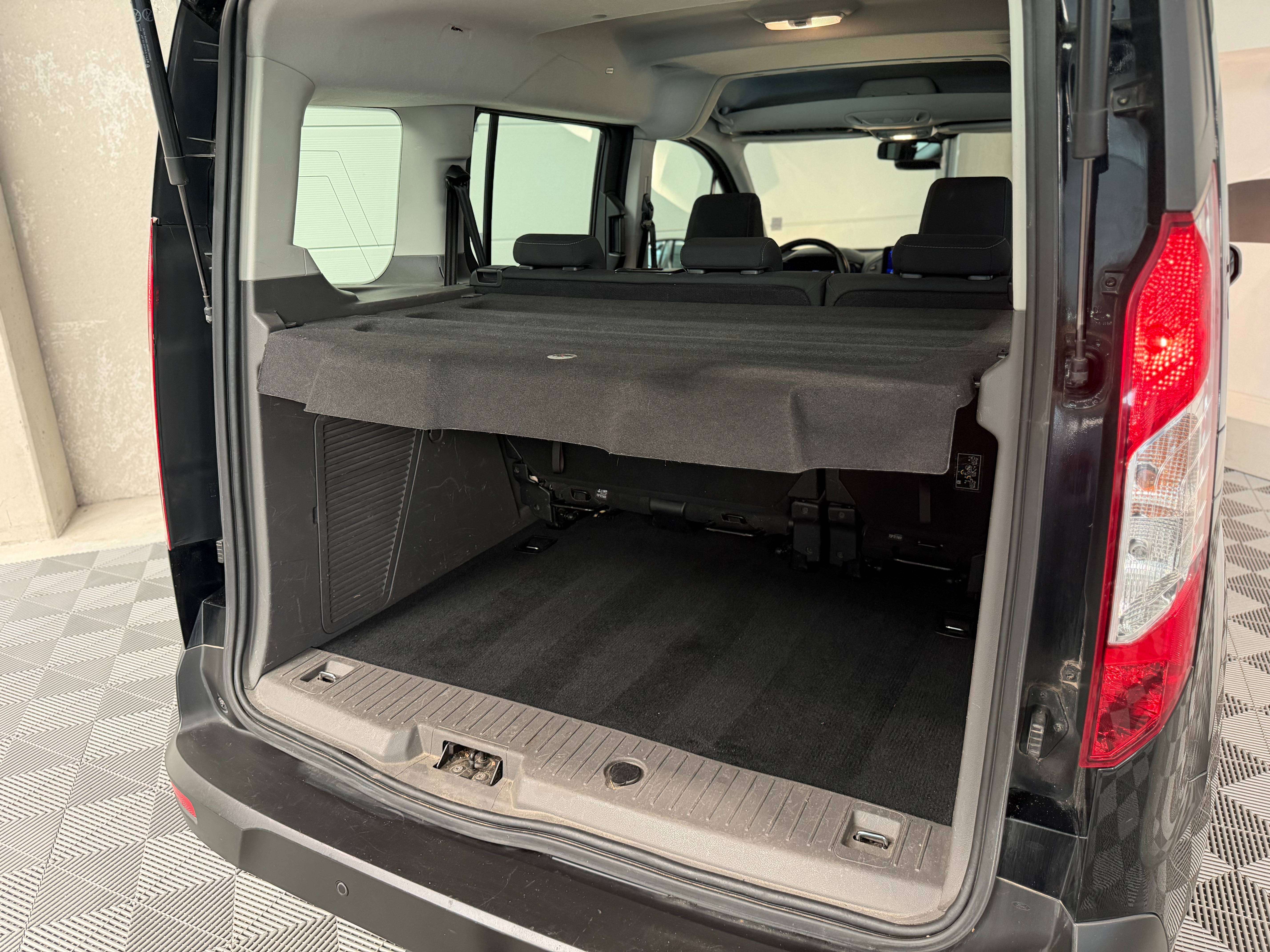 Ford Tourneo Connect 1.0i EcoBoost, Camera de recul, Line Assist, Cruise control
