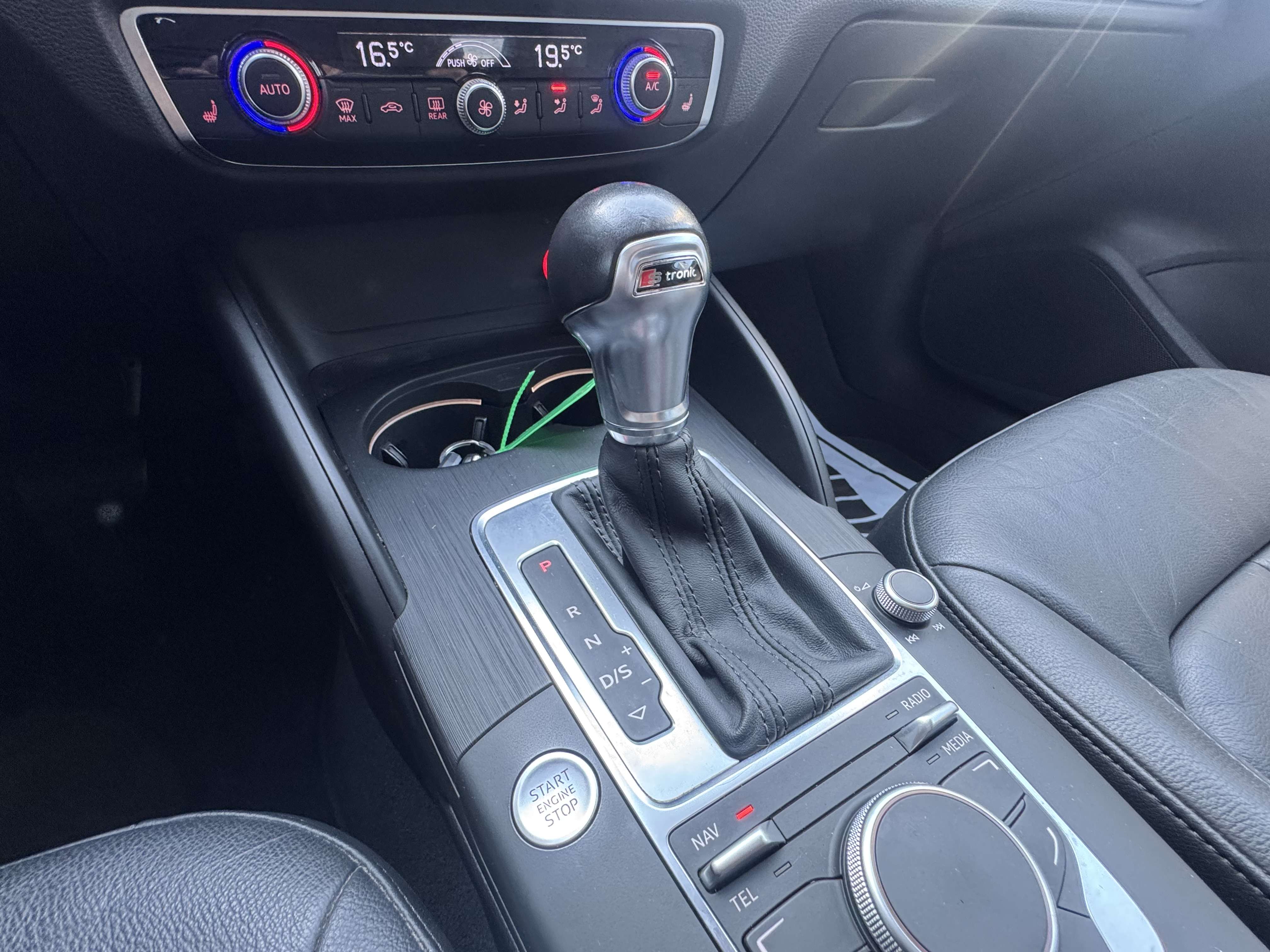 Audi A3 A3 1.4 TFSI Ultra S tronic*NAVI*CUIR*XENON*CARNET*CAMERA*GARANTIE