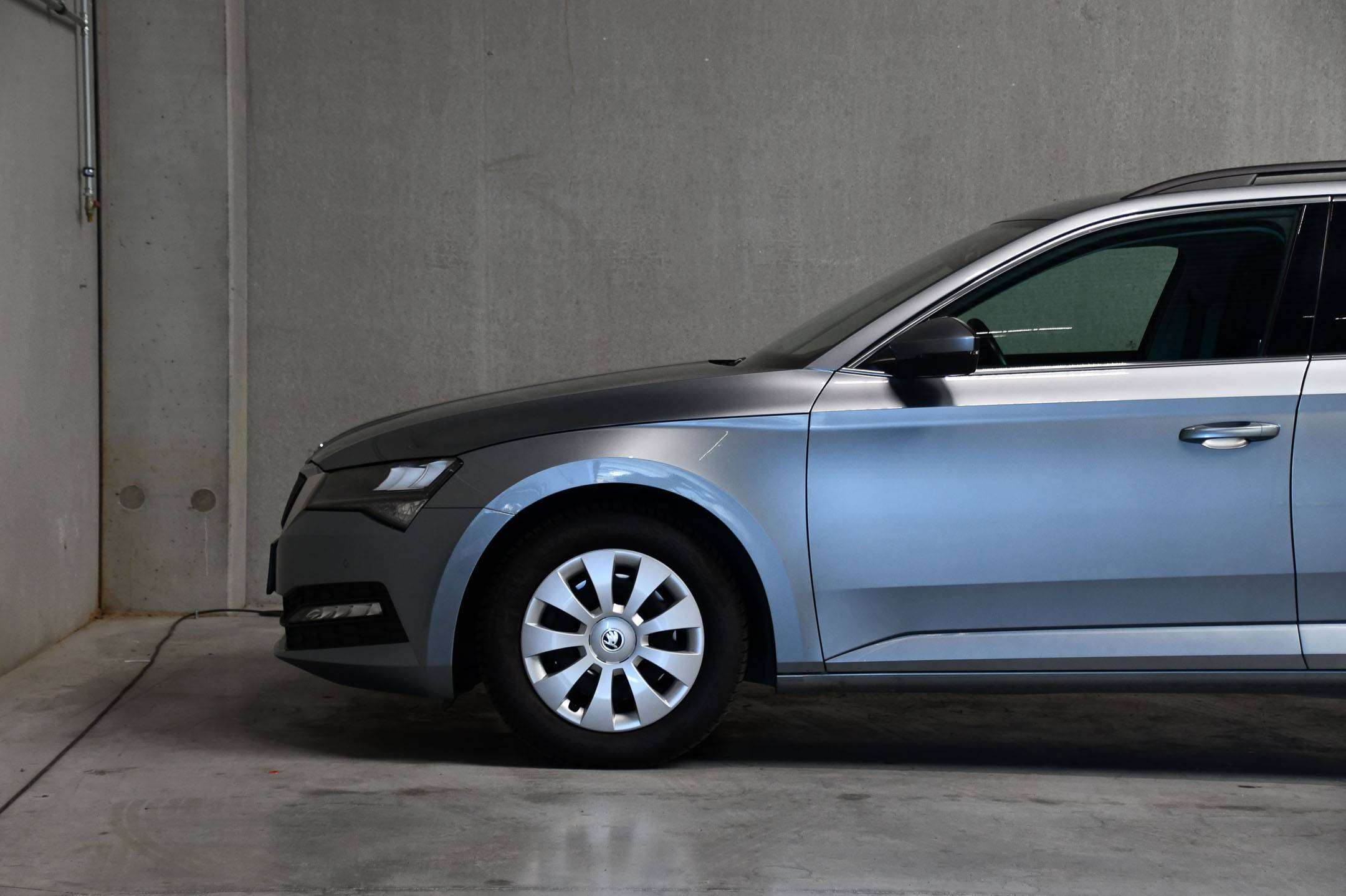 Skoda Superb Superb Combi - 2.0 TSI - DSG - Camera - Carplay - Cruise Control