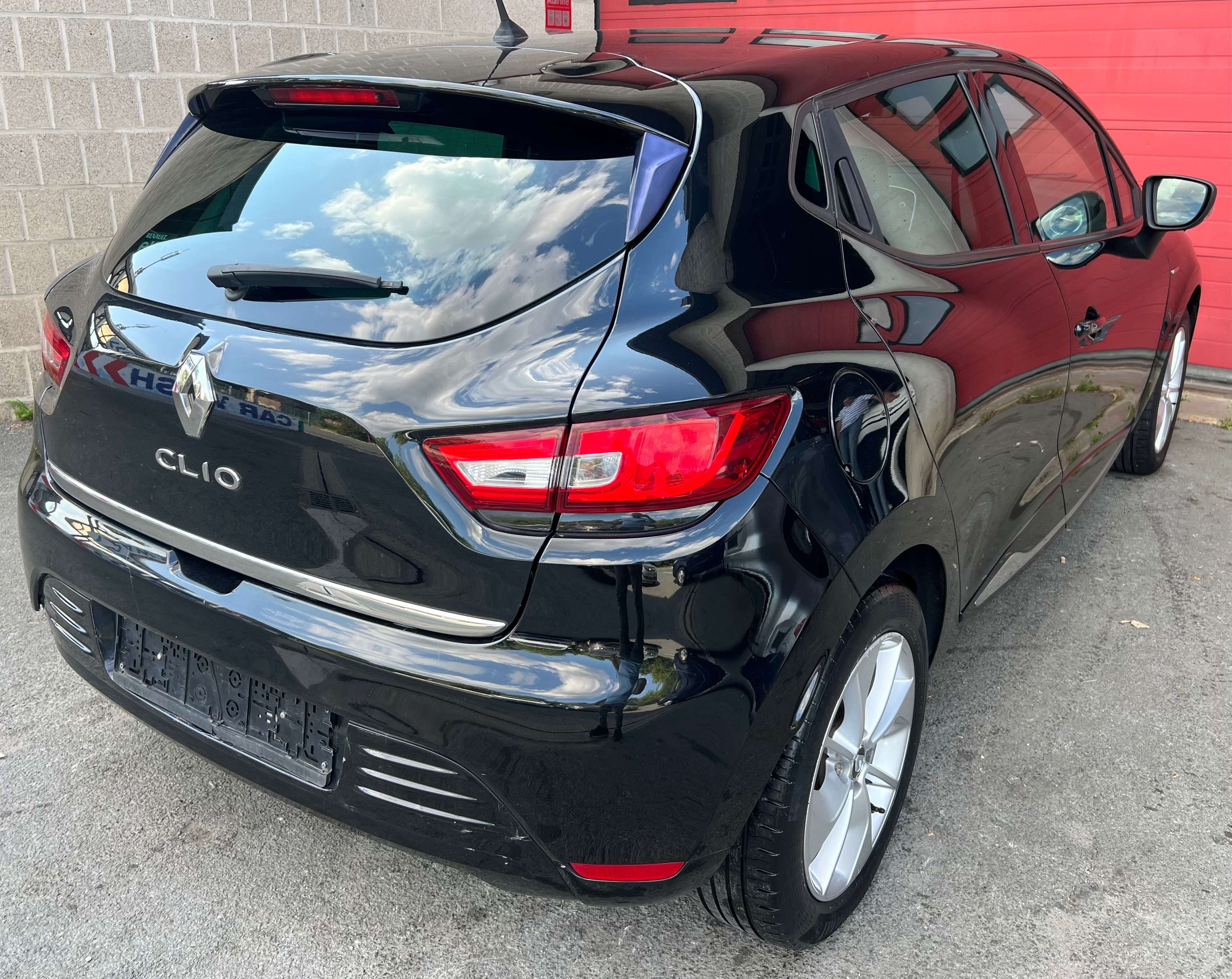 Renault Clio 0.9 TCe LIMITED Edition + CAR-PASS + NAVI + CLIM