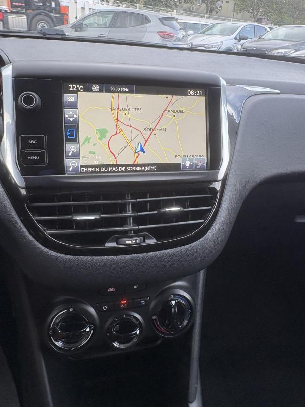 Peugeot 208 VTI 82CV STYLE BVM5