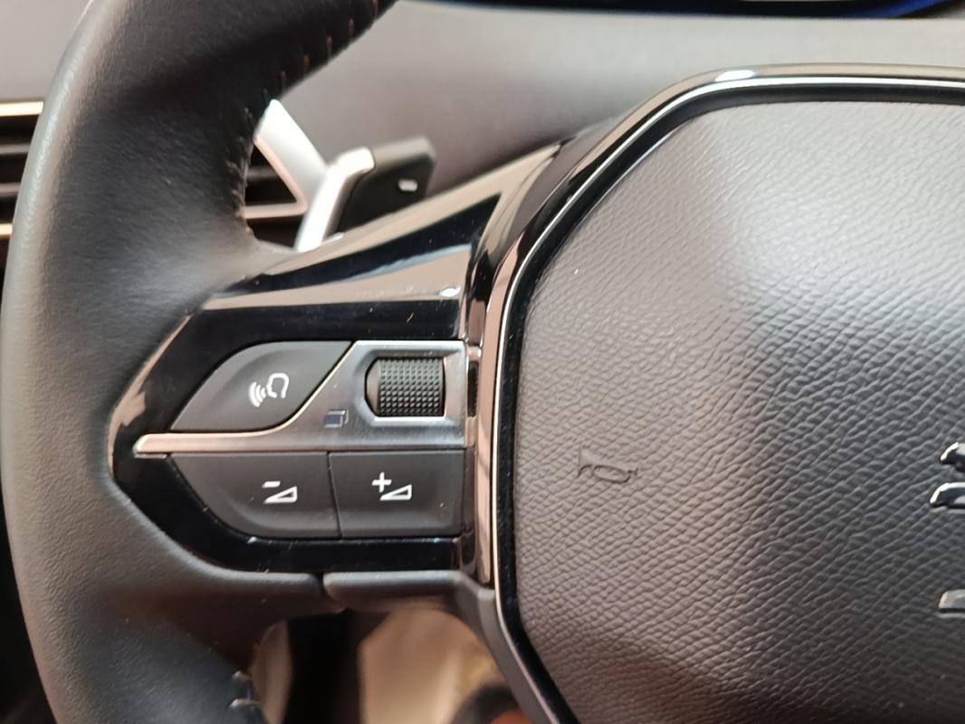 Peugeot 3008 II 1.6 HYBRID 225 E-EAT8 Allure