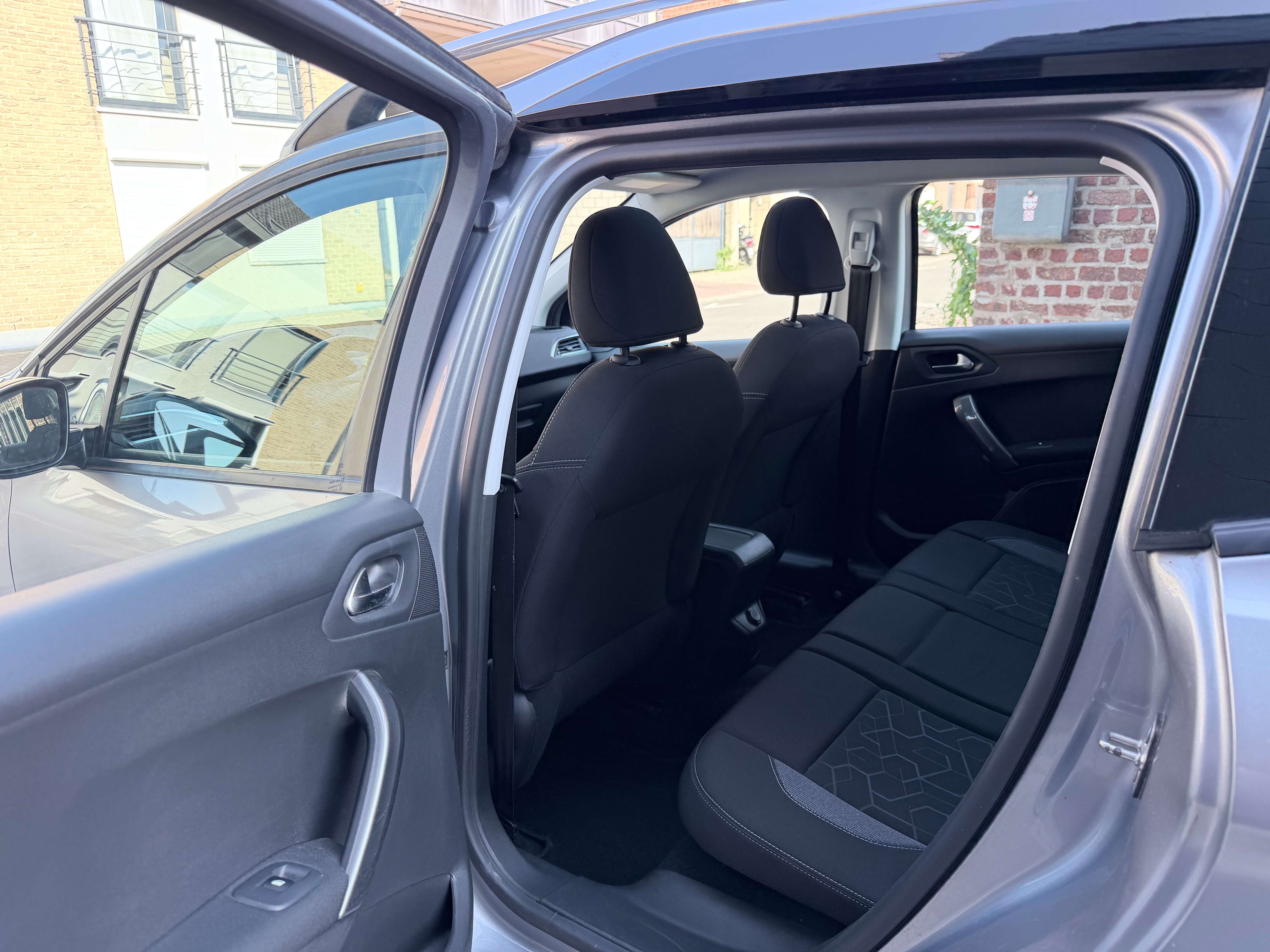Peugeot 2008 1.2 I EDITION ACTIVE  | Panodak| Cruise | Navi