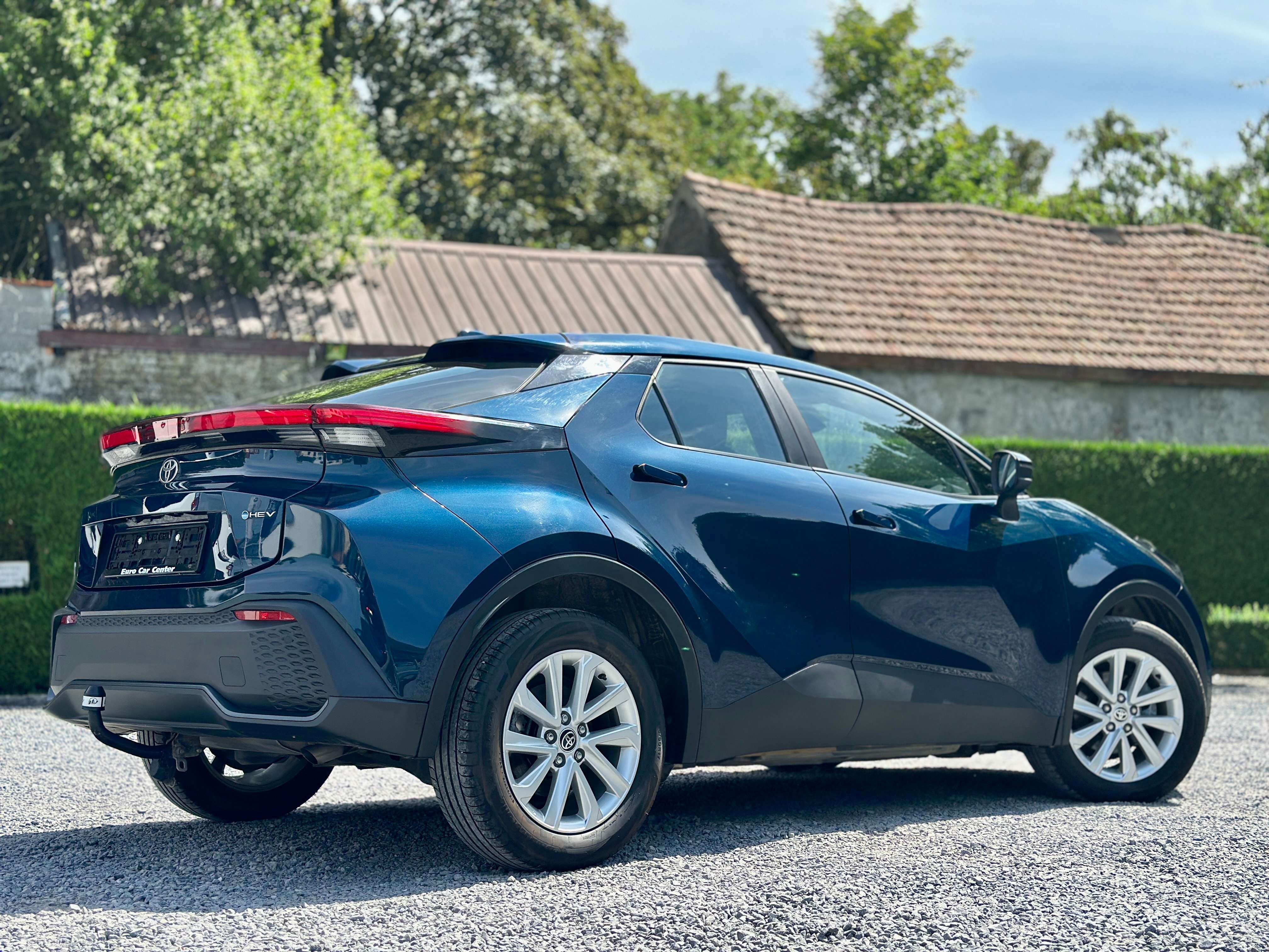 Toyota C-HR C-HR Hybrid 1.8i VVT-i C-Hic E-CVT / FULL ASSIST / CAMERA / CARPLAY