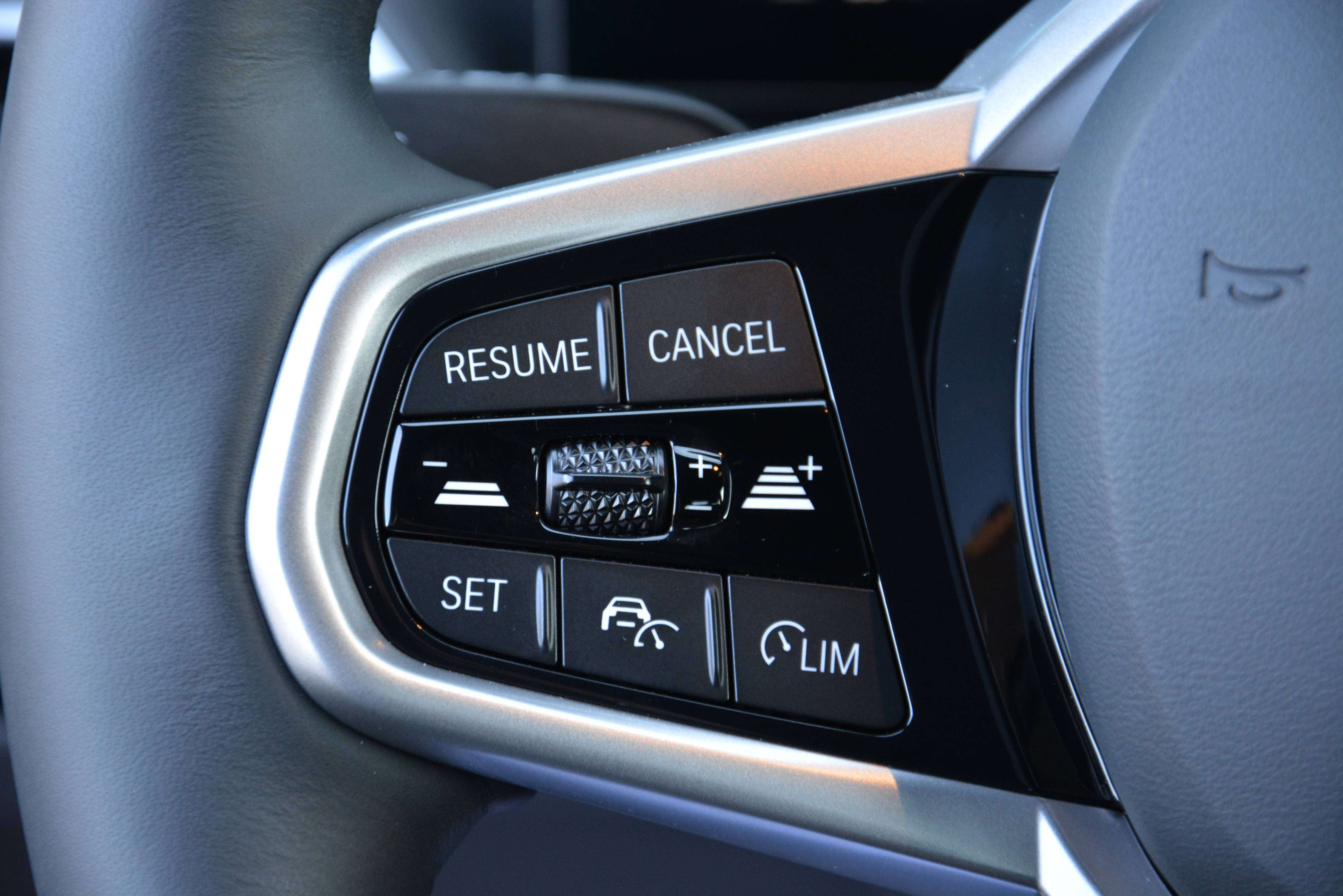 BMW i4 eDrive40 M-performance/360°Cam/HUD/ACC/Memory/Keyles