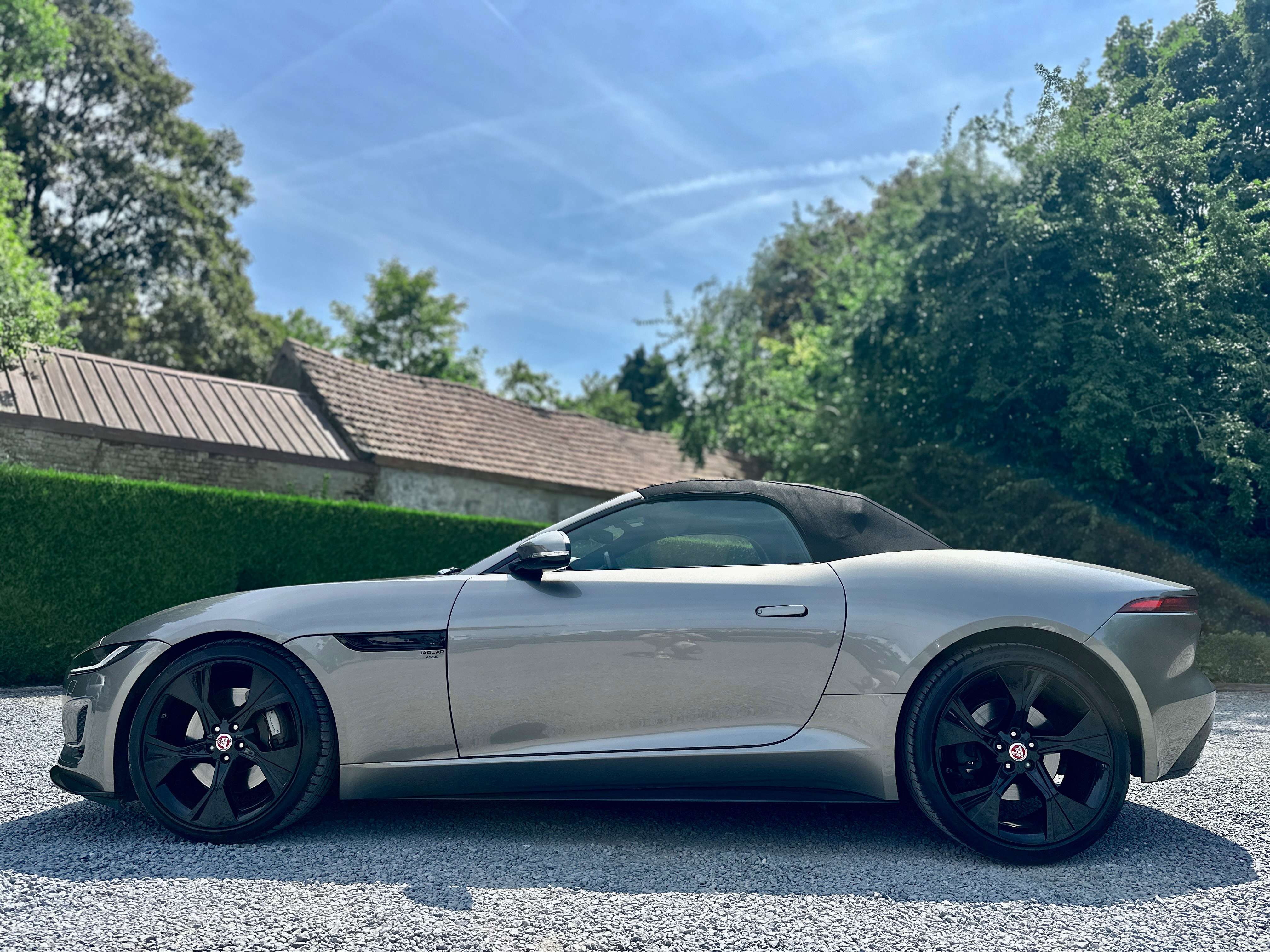 Jaguar F-Type F-Type Cabriolet 2.0 i4 P300 R-Dynamic / MERIDIAN SOUNDSYS / CARPLAY / CAMERA /