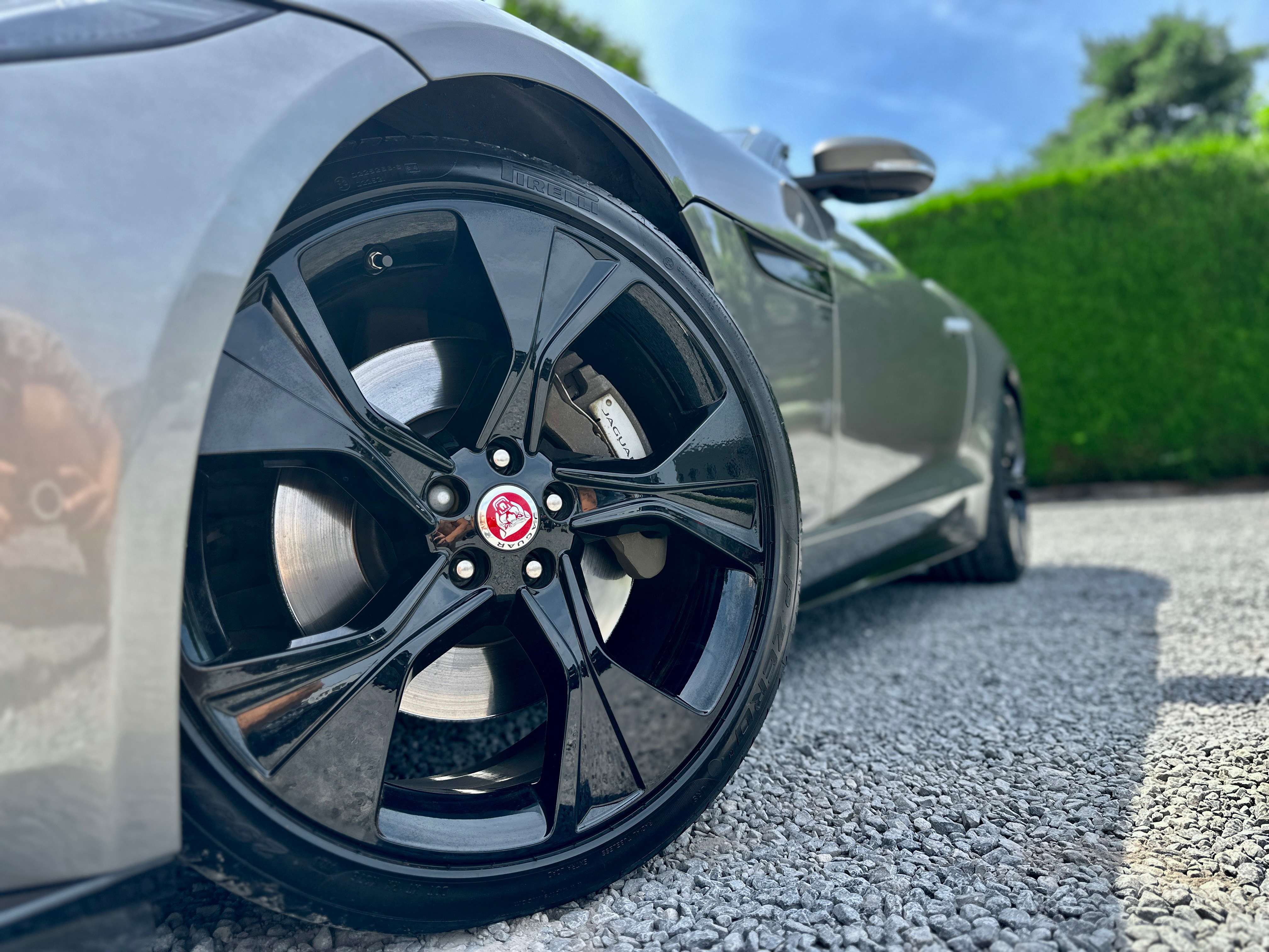 Jaguar F-Type F-Type Cabriolet 2.0 i4 P300 R-Dynamic / MERIDIAN SOUNDSYS / CARPLAY / CAMERA /