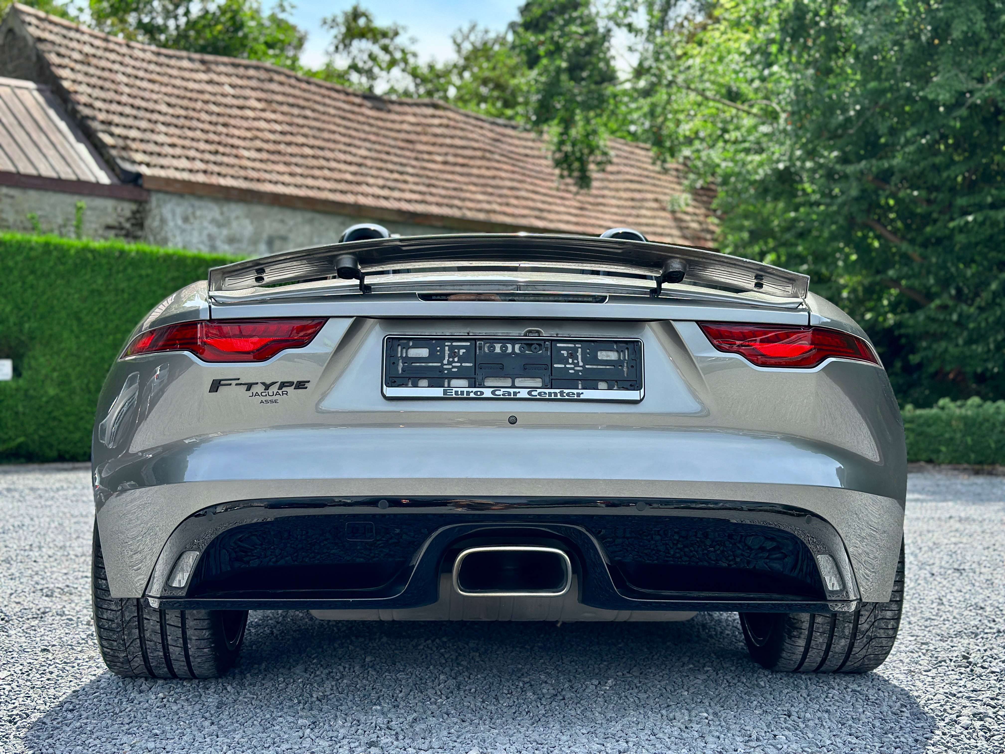 Jaguar F-Type F-Type Cabriolet 2.0 i4 P300 R-Dynamic / MERIDIAN SOUNDSYS / CARPLAY / CAMERA /