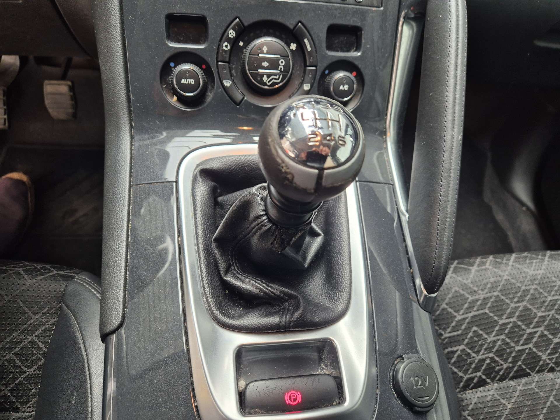 Peugeot 3008 1.6 BlueHDi Style//MARCHAND OU EXPORT//