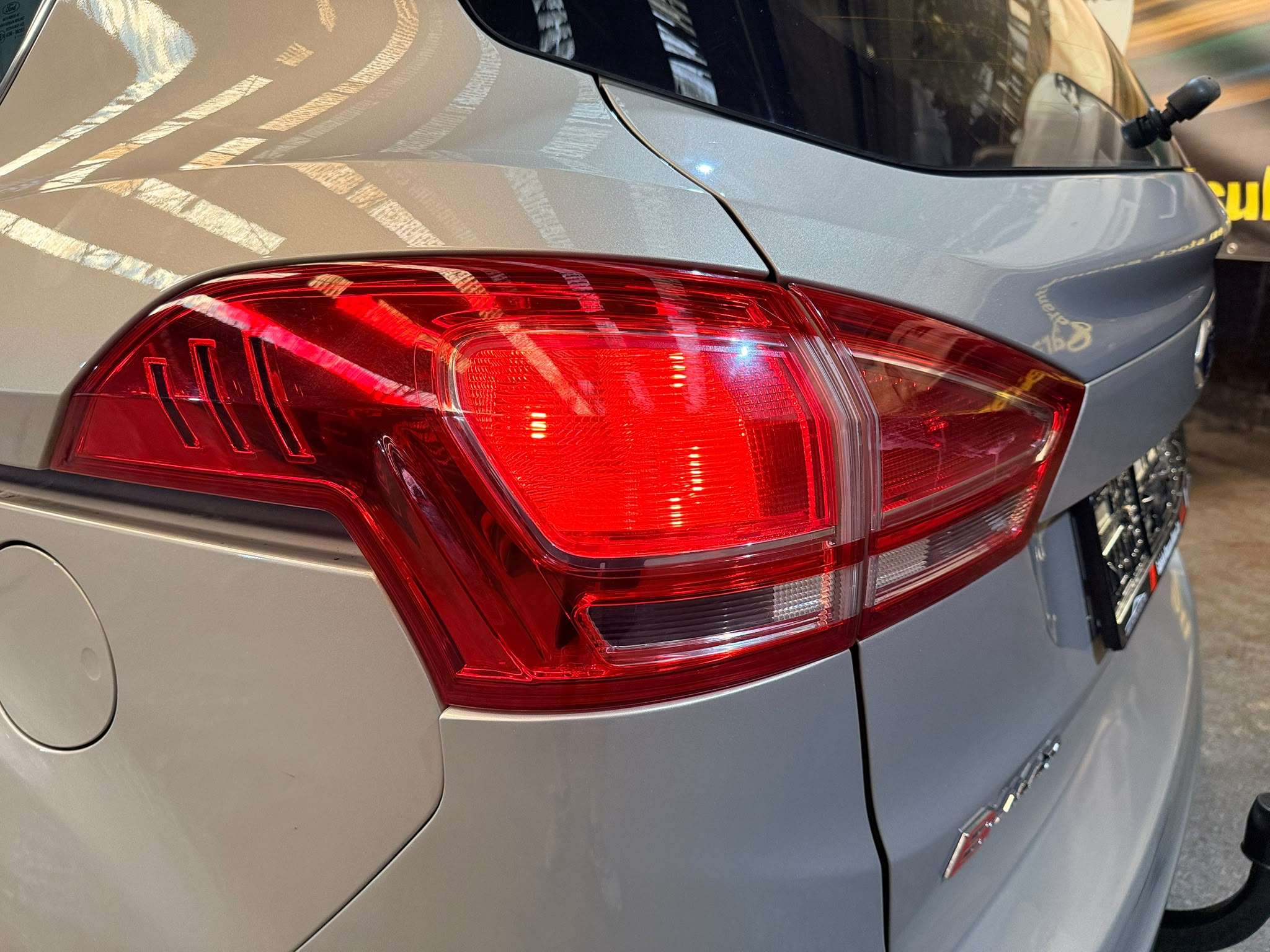 Ford B-Max B-Max 1.0 EcoBoost GPS Caméra Toi Pano Att Remorque LED