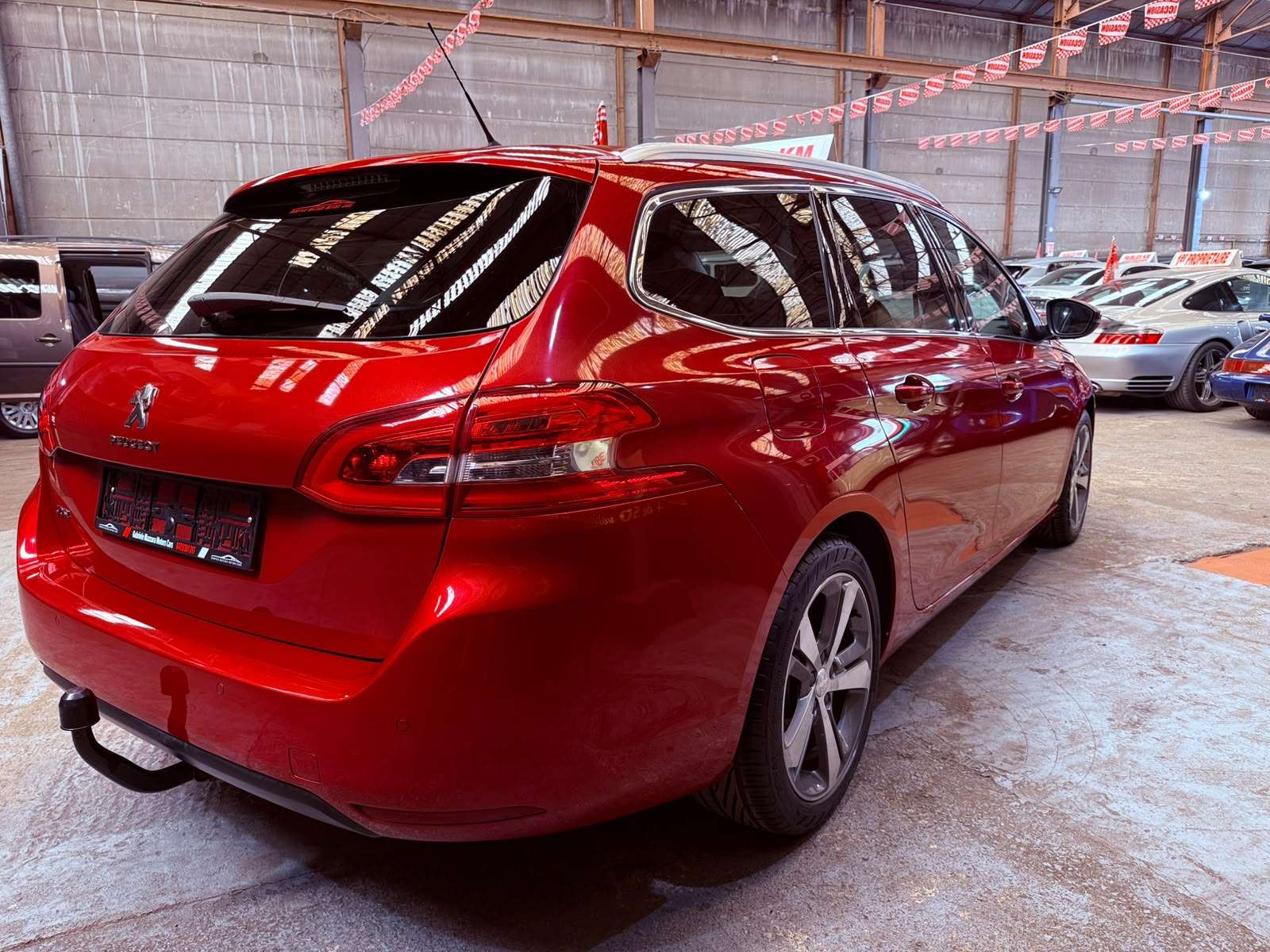 Peugeot 308 308 SW 1.2 PureTech Allure GPS Xénon Caméra Toit Pano CarPlay Att remorque