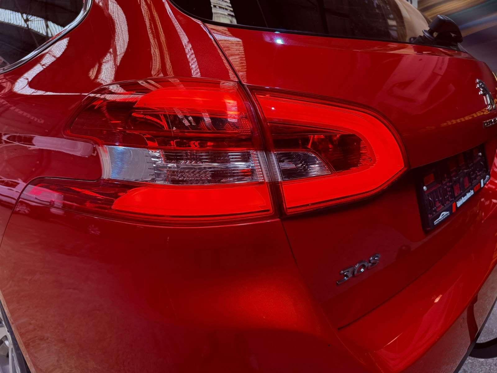 Peugeot 308 308 SW 1.2 PureTech Allure GPS Xénon Caméra Toit Pano CarPlay Att remorque