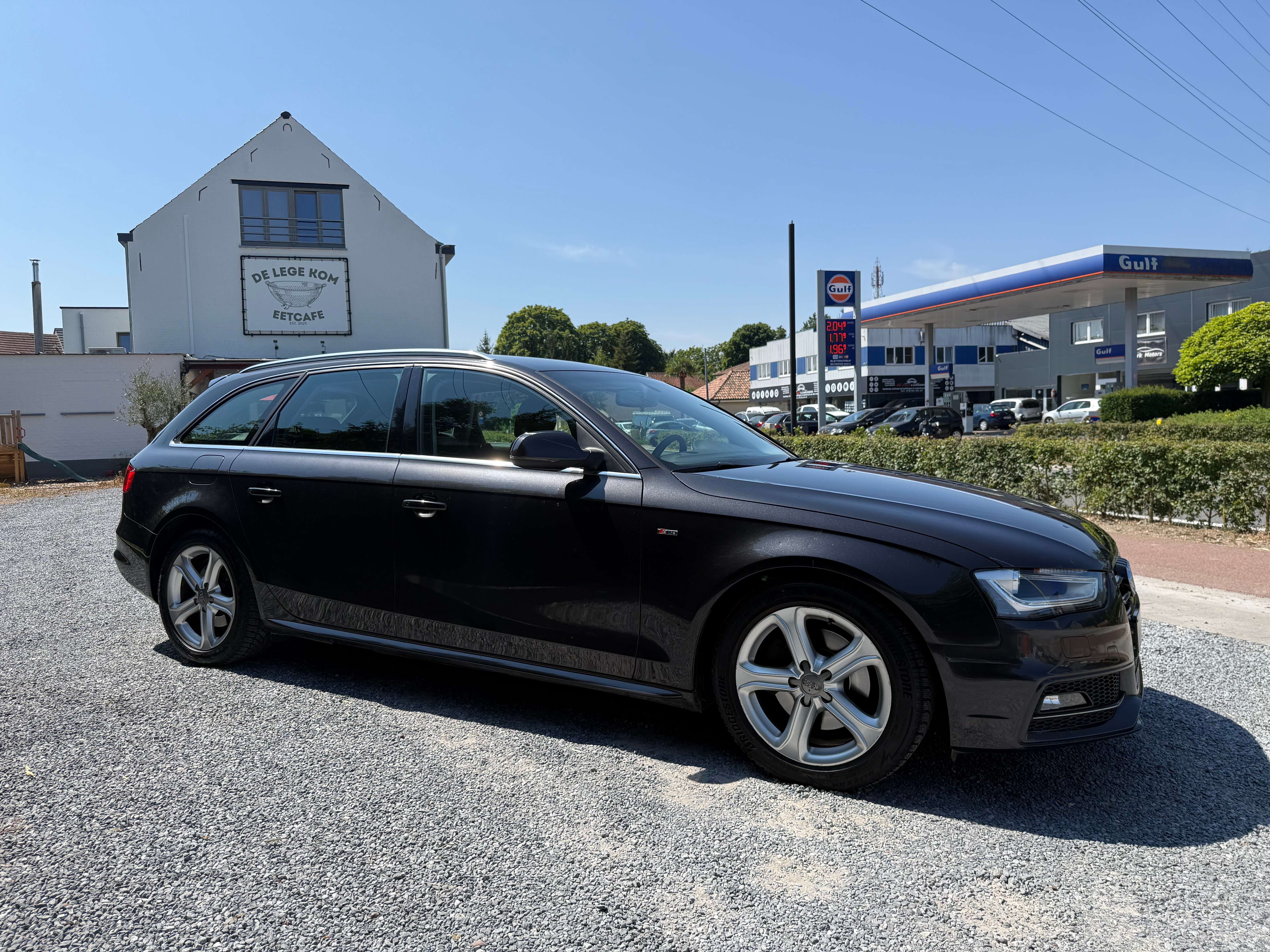 Audi A4 Avant 2.0 TDi S line * XENON * GPS * 1ste OWNER thumbnail