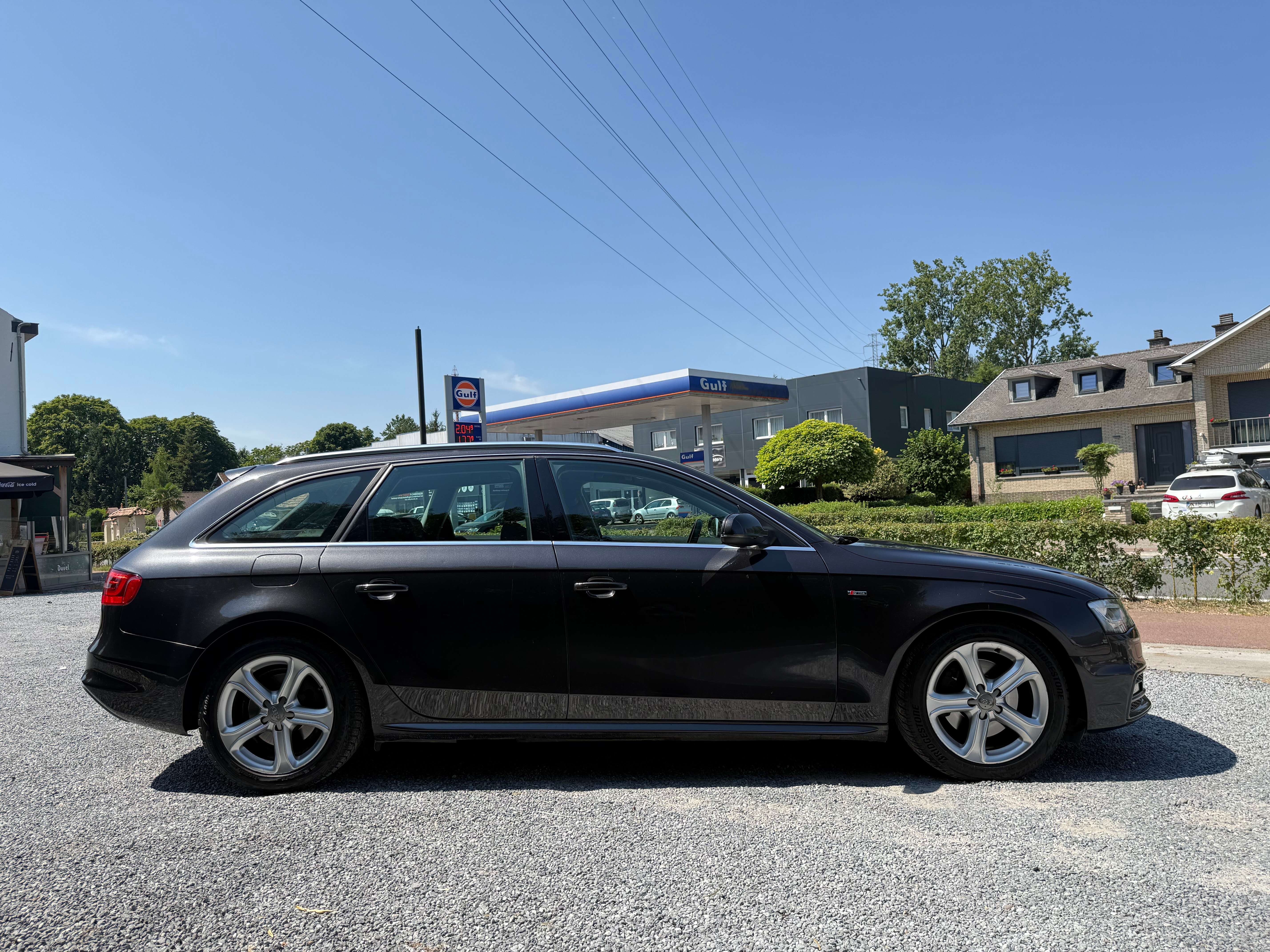 Audi A4 Avant 2.0 TDi S line * XENON * GPS * 1ste OWNER thumbnail