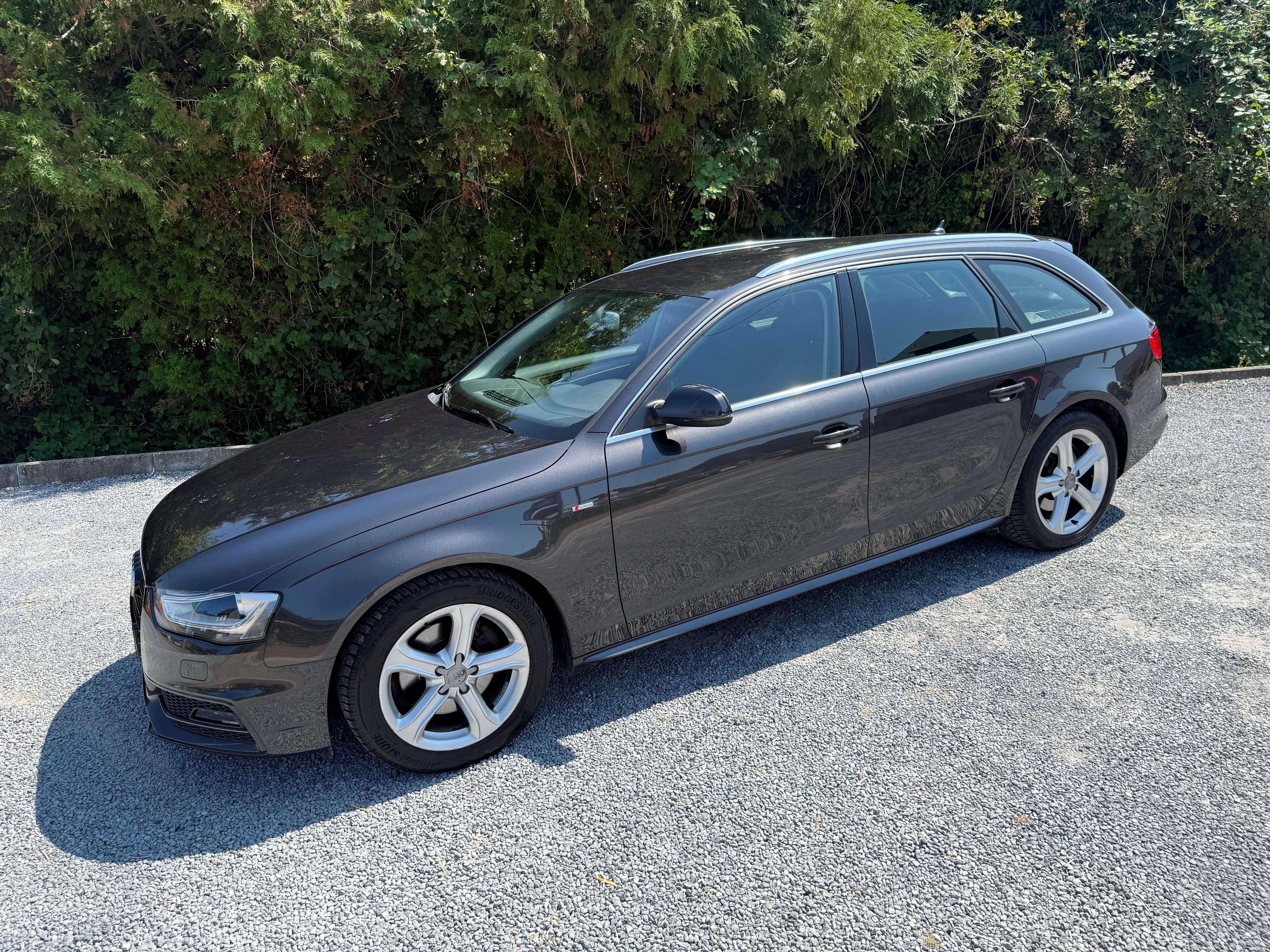 Audi A4 Avant 2.0 TDi S line * XENON * GPS * 1ste OWNER thumbnail