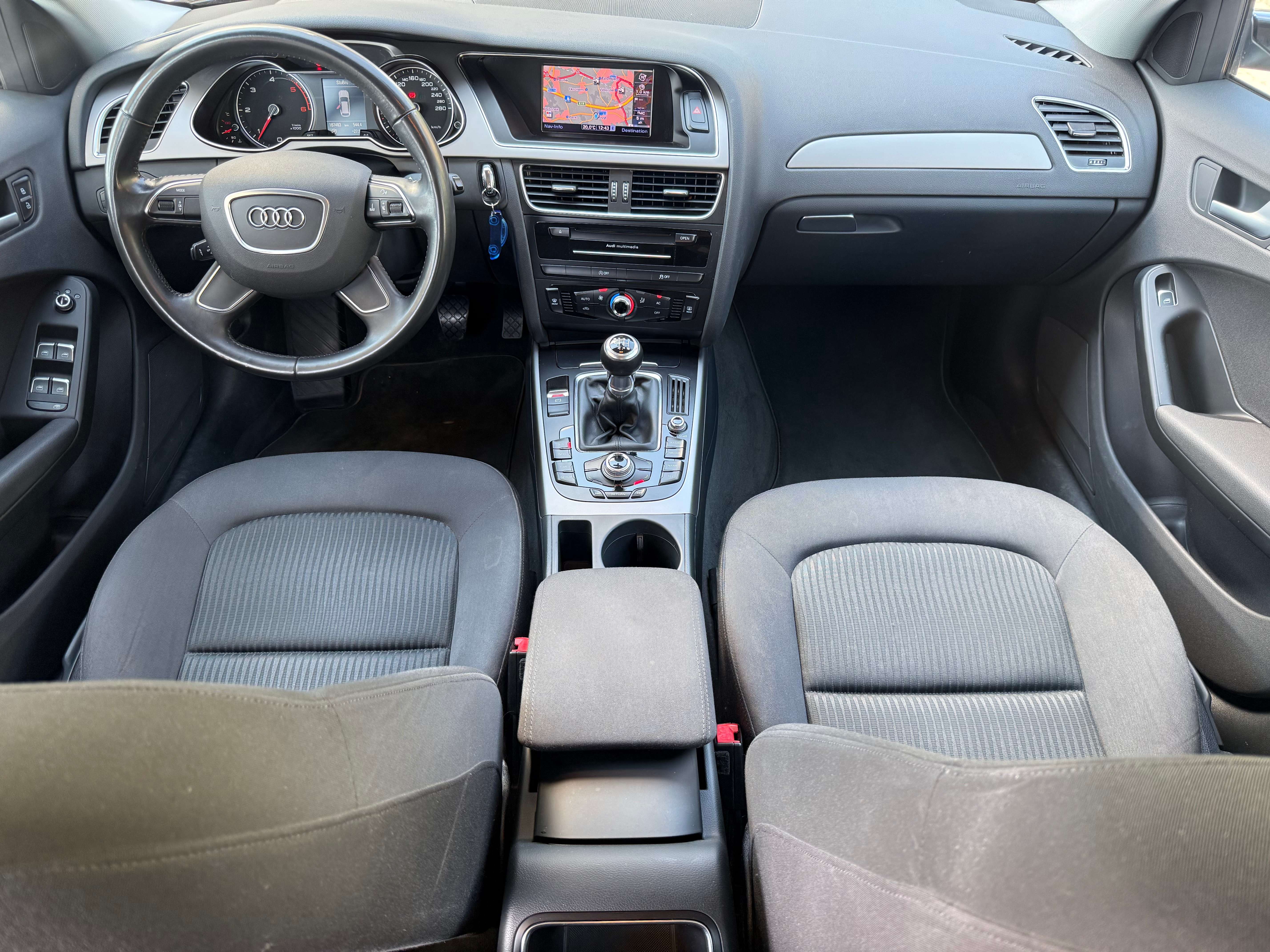 Audi A4 Avant 2.0 TDi S line * XENON * GPS * 1ste OWNER thumbnail