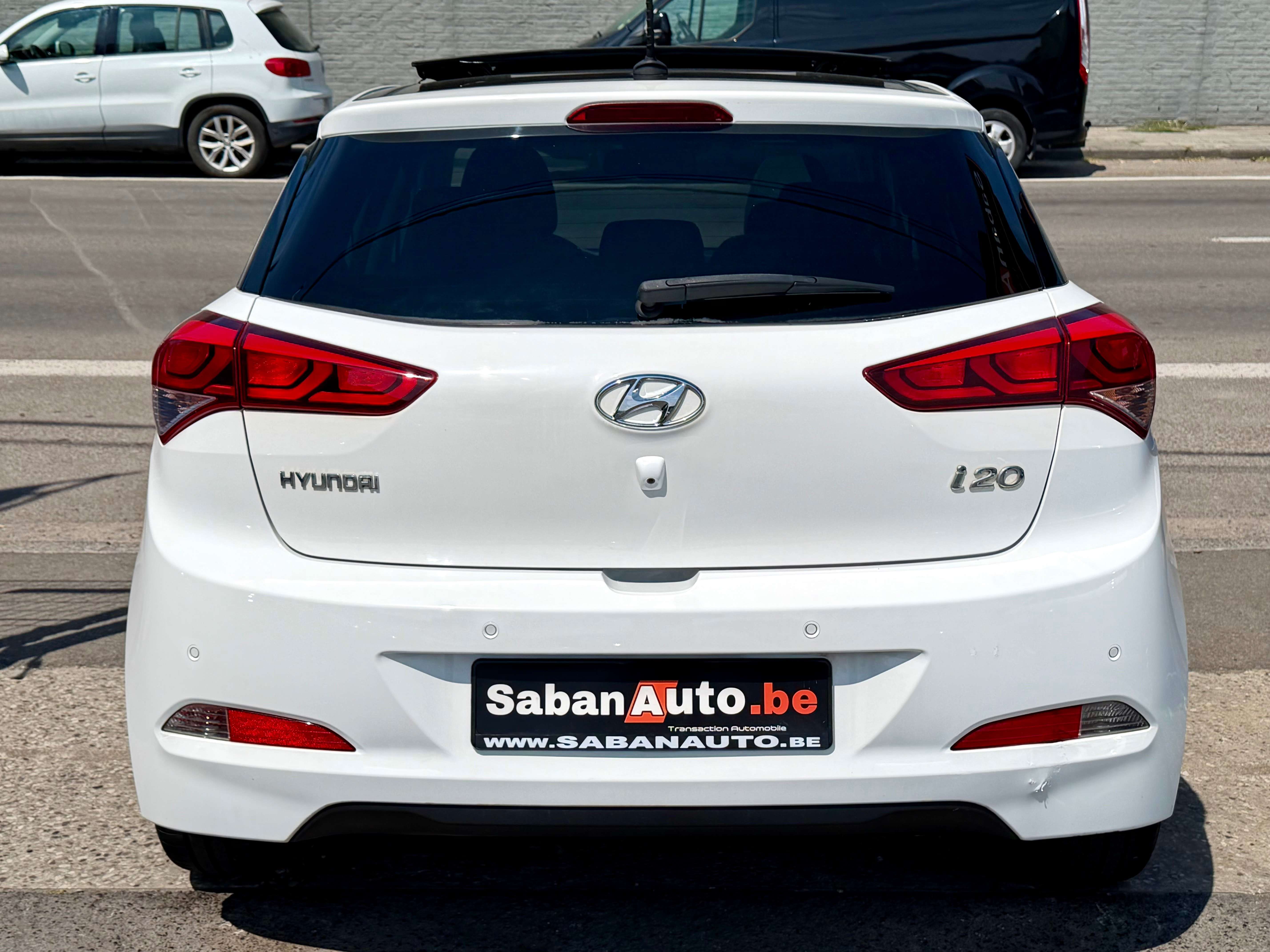 Hyundai i20 i20 1.2i Blackline ° TOIT PANO ° NAVI ° CAMERA ° CLIM ° GARANTI 12 MOIS !! thumbnail