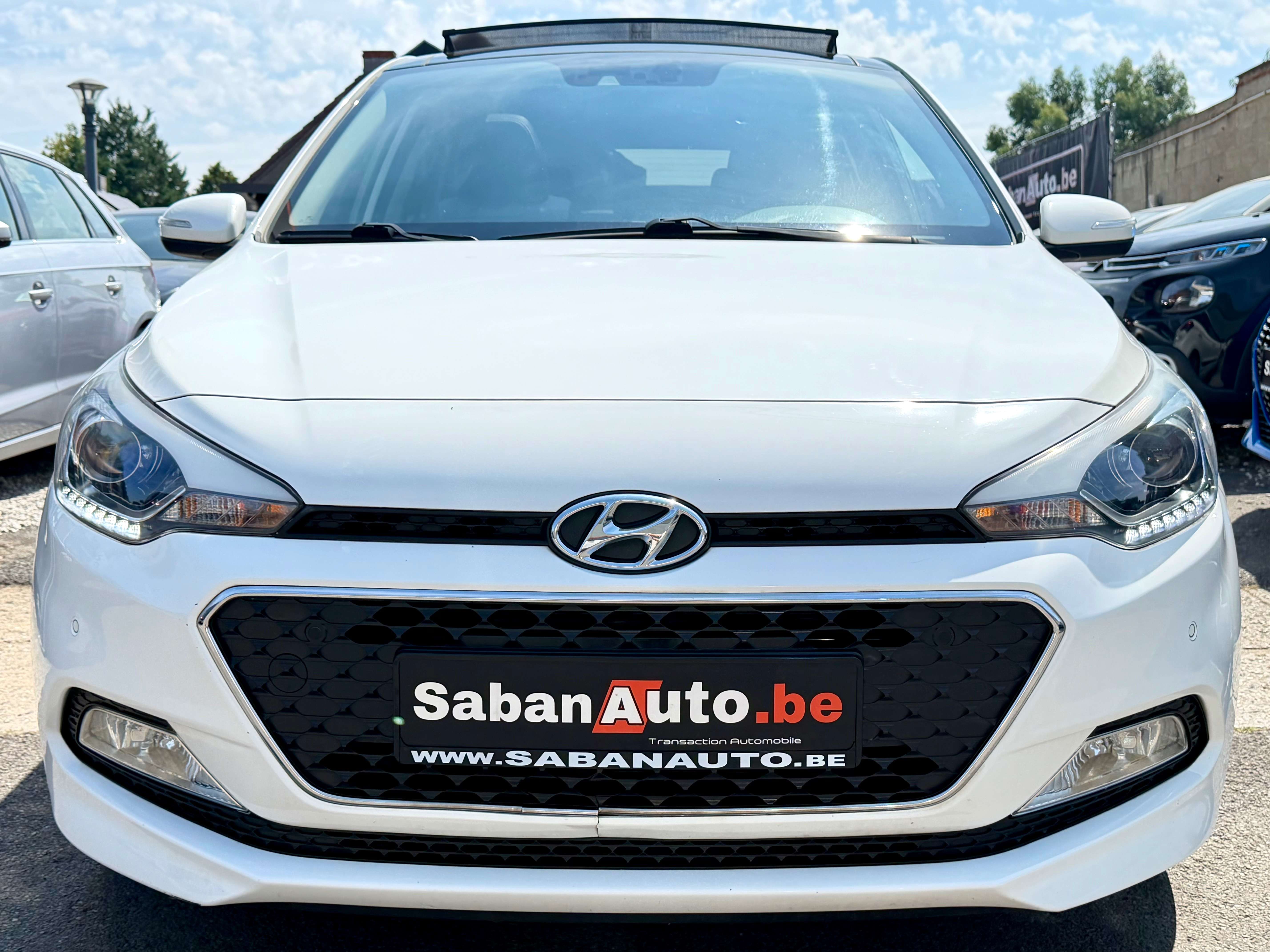 Hyundai i20 i20 1.2i Blackline ° TOIT PANO ° NAVI ° CAMERA ° CLIM ° GARANTI 12 MOIS !! thumbnail
