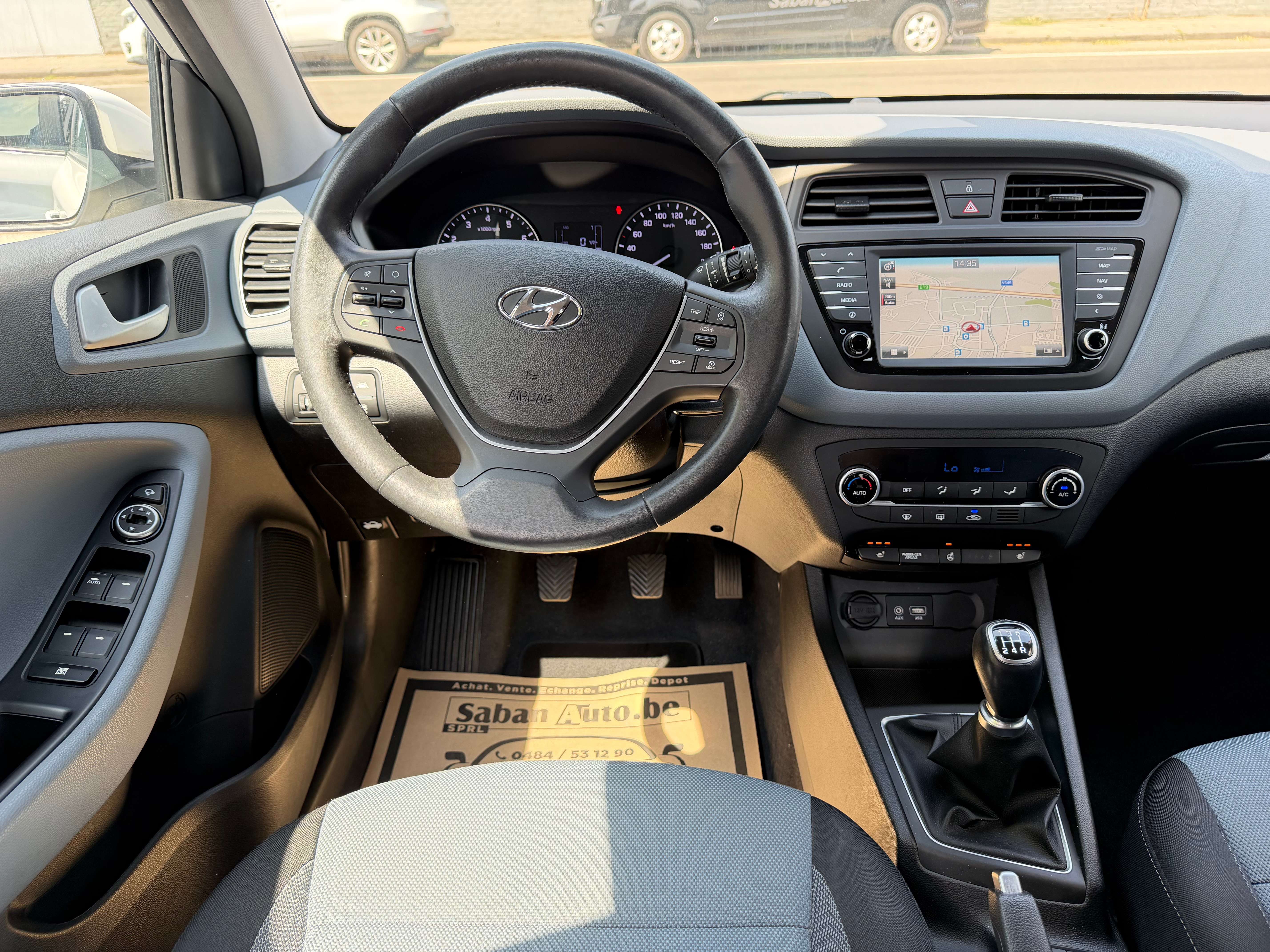 Hyundai i20 i20 1.2i Blackline ° TOIT PANO ° NAVI ° CAMERA ° CLIM ° GARANTI 12 MOIS !! thumbnail