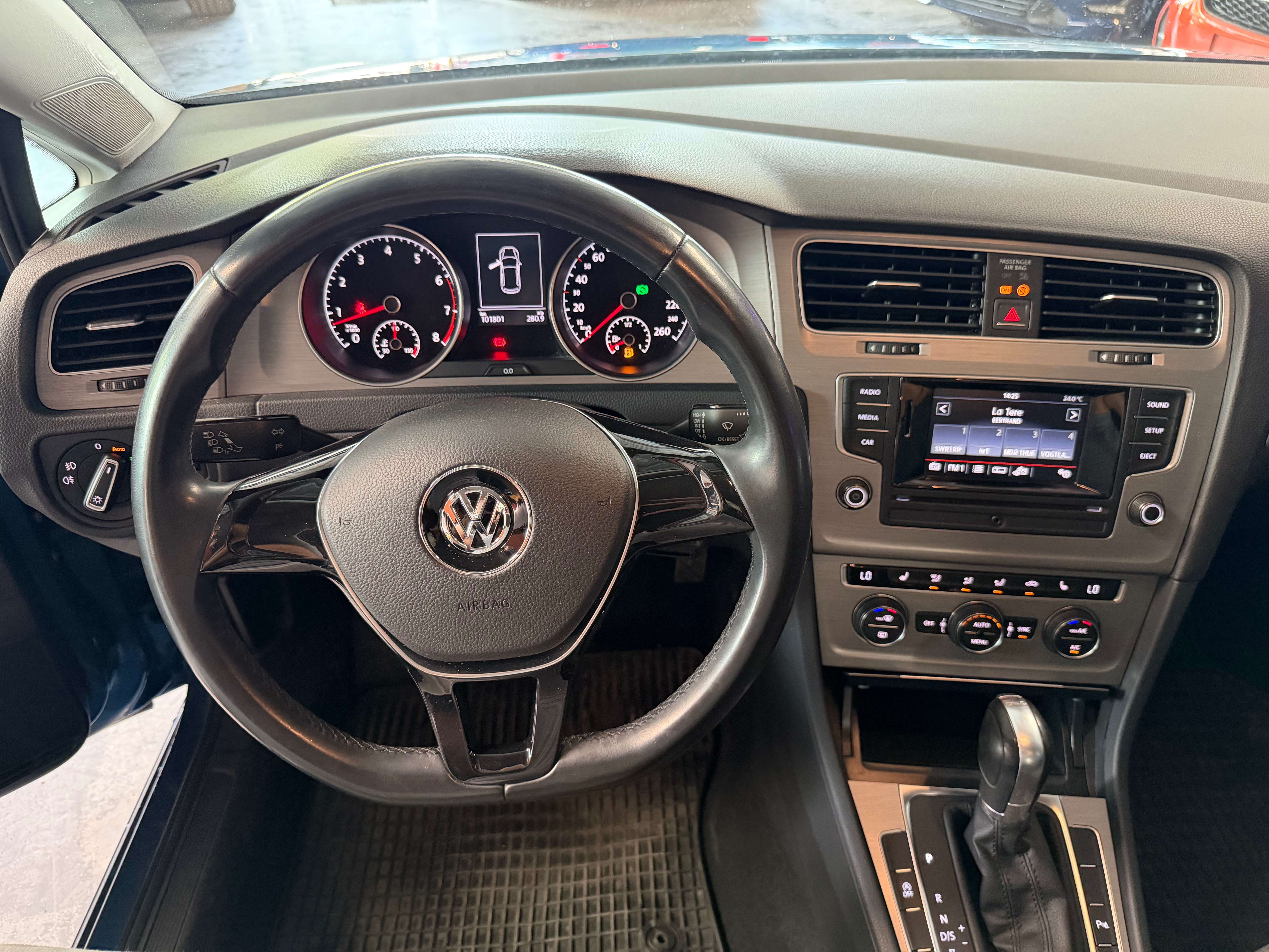 Volkswagen Golf Golf 1.2 TSI Highline DSG/automatique/pneu été et hiver/12 mois de garantie thumbnail