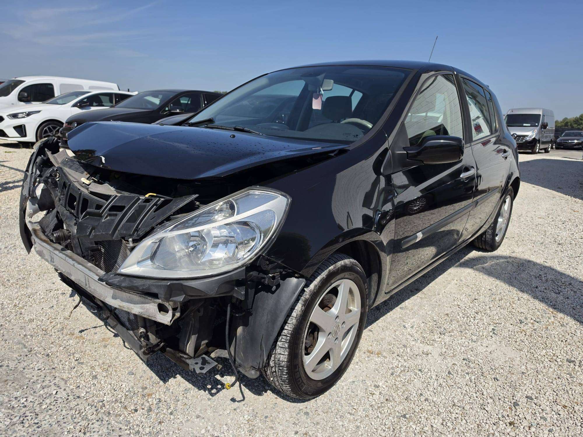 Renault Clio Clio 1.6i 16v Initiale boite automatique airco thumbnail