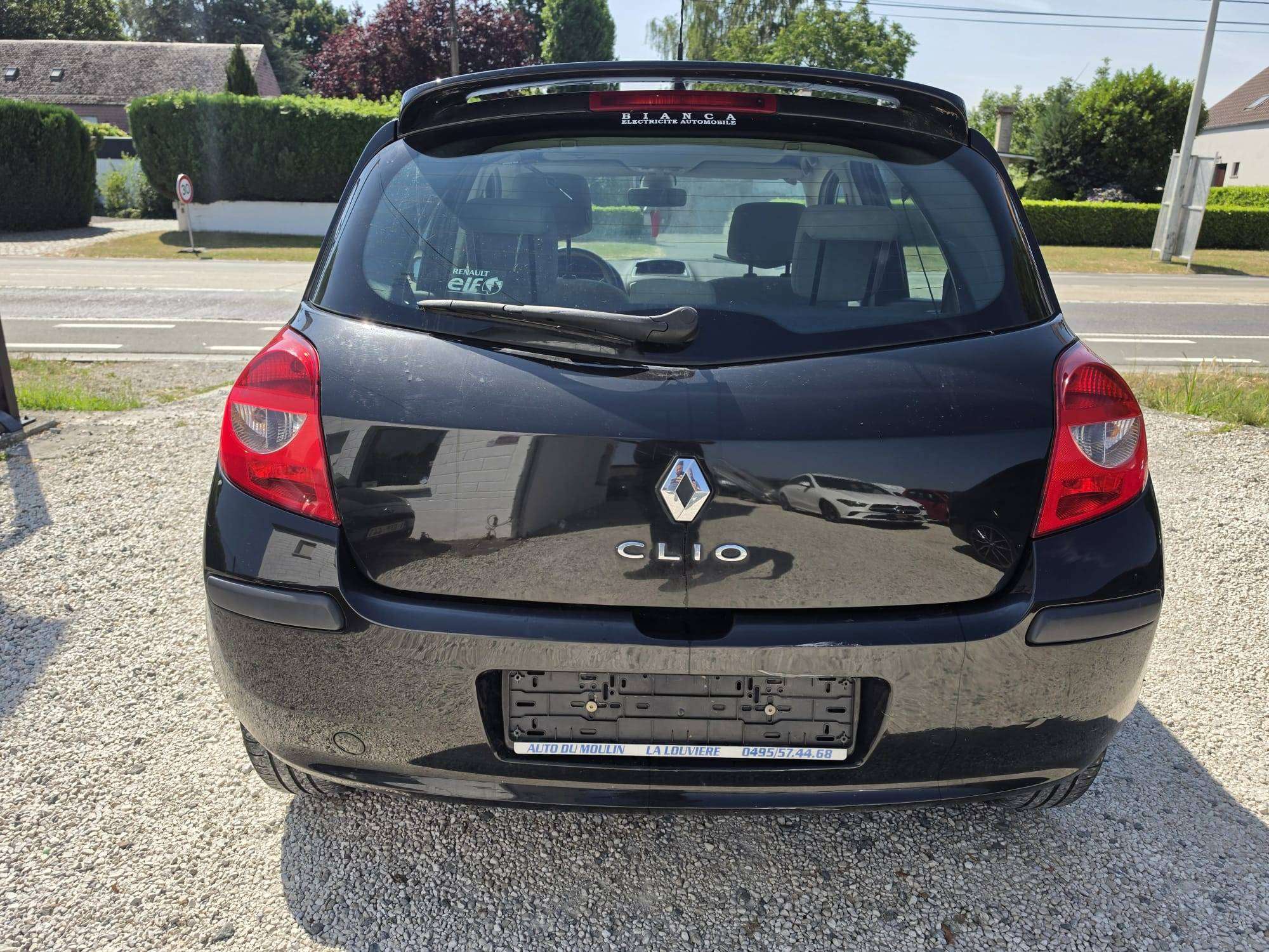 Renault Clio Clio 1.6i 16v Initiale boite automatique airco thumbnail
