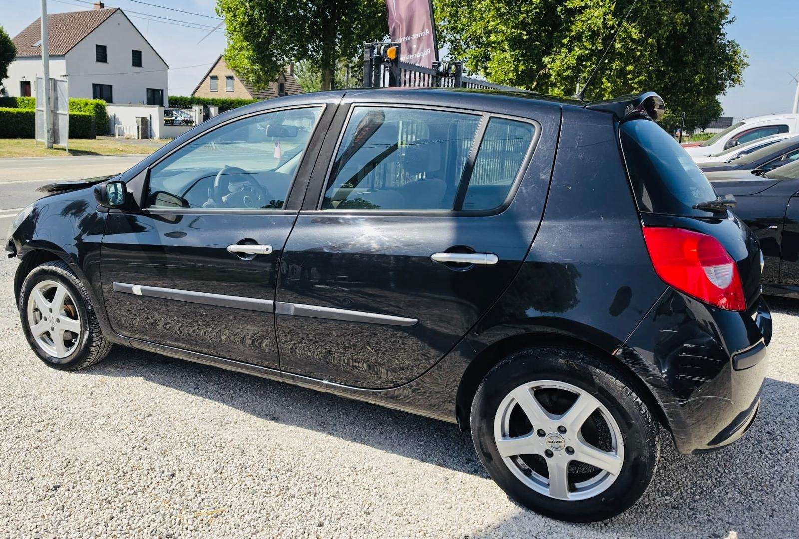 Renault Clio Clio 1.6i 16v Initiale boite automatique airco thumbnail