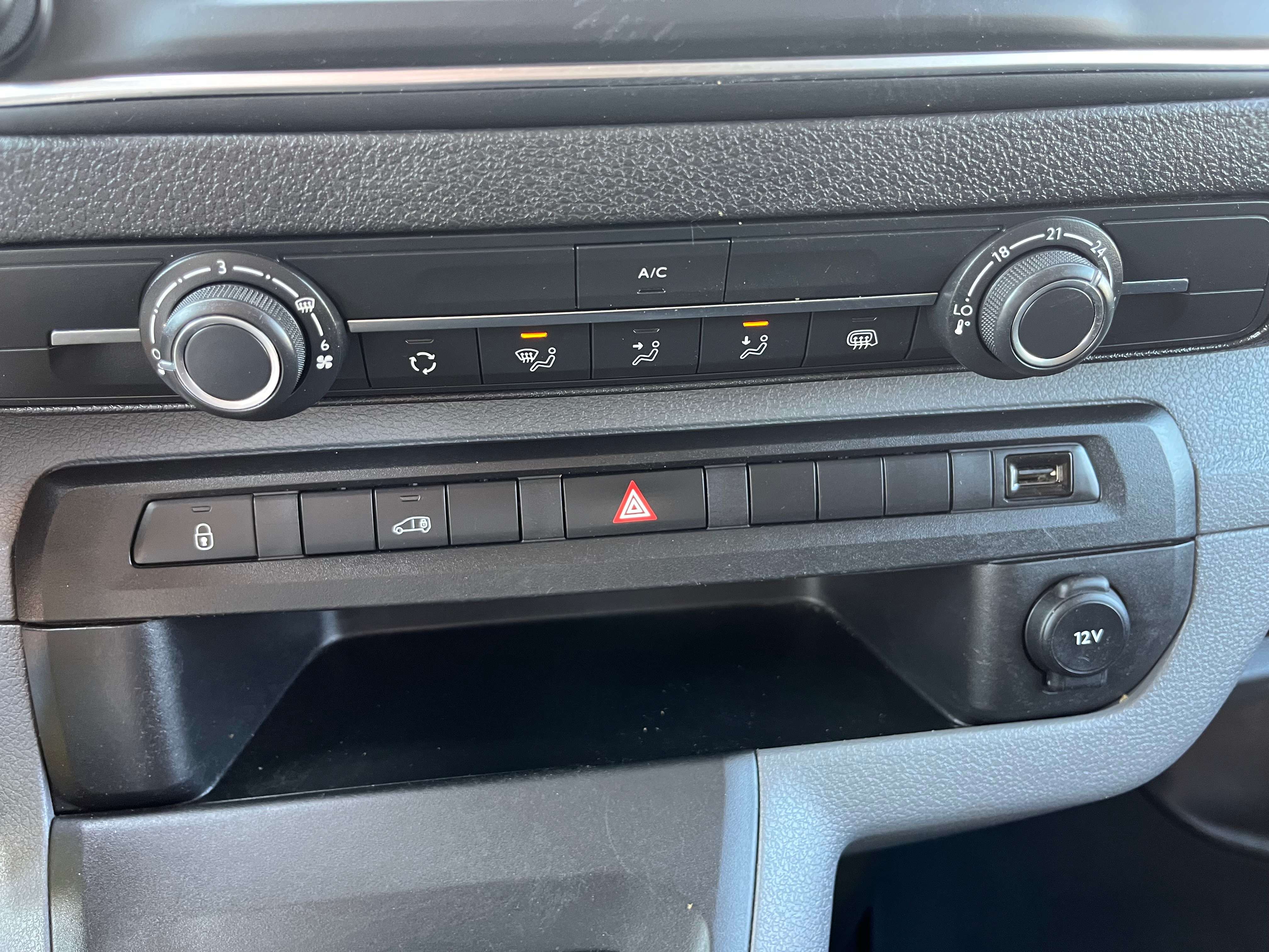 Peugeot Expert 1.5 AIRCO NAVI+11983€+BTW/TVA thumbnail