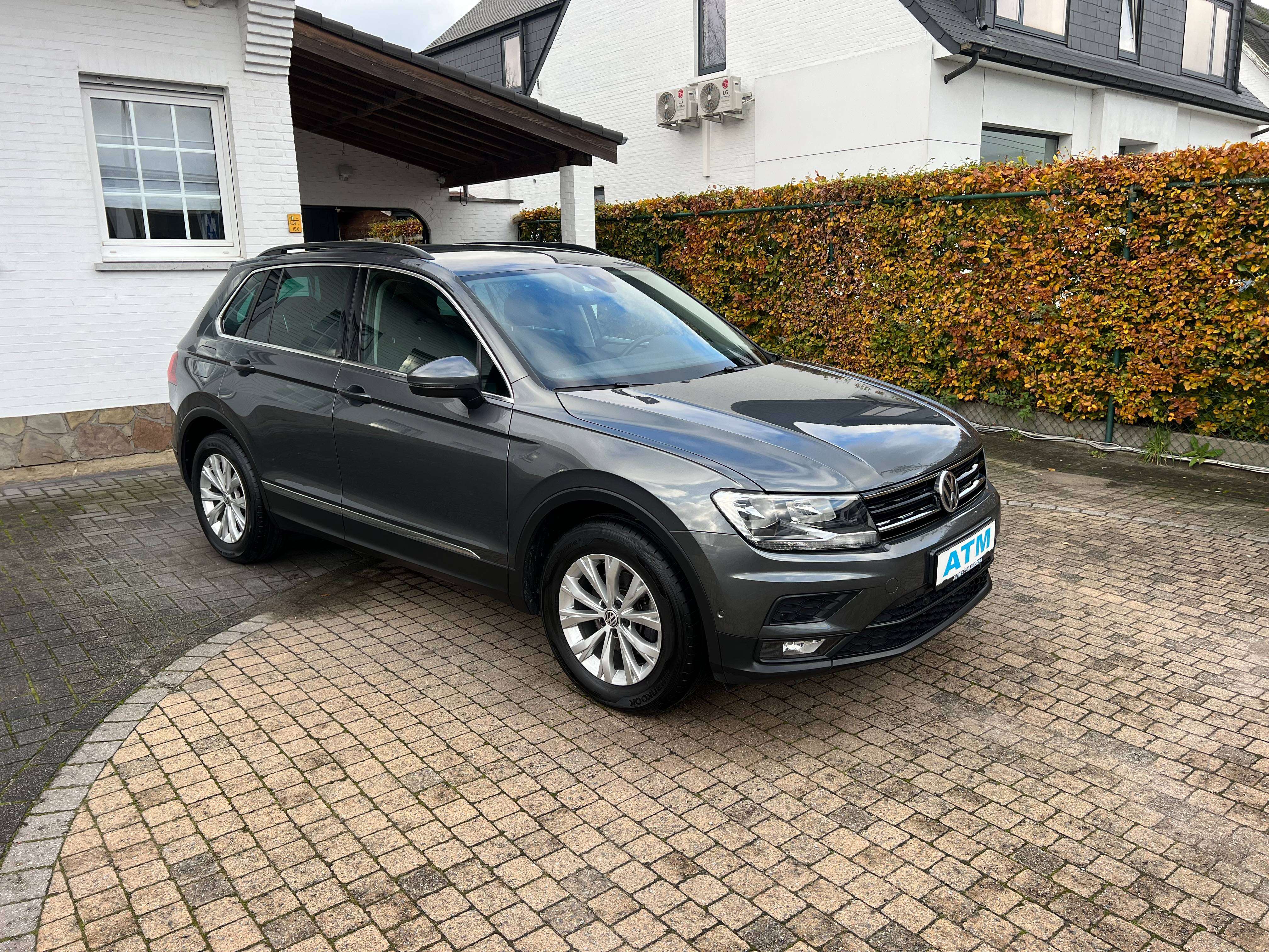 Volkswagen Tiguan Tiguan 1.5 TSI ACT Highline OPF DSG/alcantara sportzetels/pdc V&A + camera/ACC/massage functie/navi/app cp/lane assist thumbnail