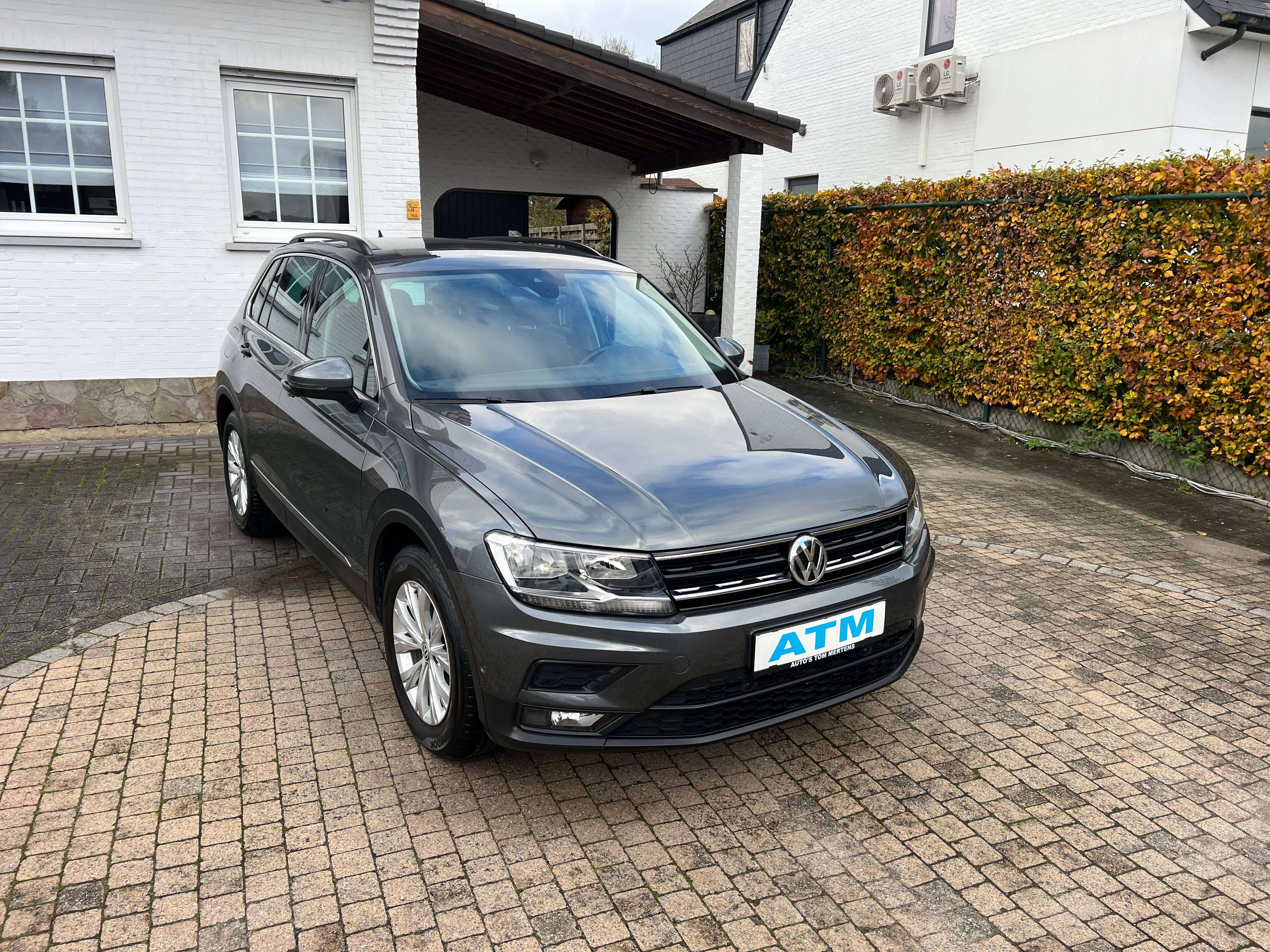 Volkswagen Tiguan Tiguan 1.5 TSI ACT Highline OPF DSG/alcantara sportzetels/pdc V&A + camera/ACC/massage functie/navi/app cp/lane assist thumbnail