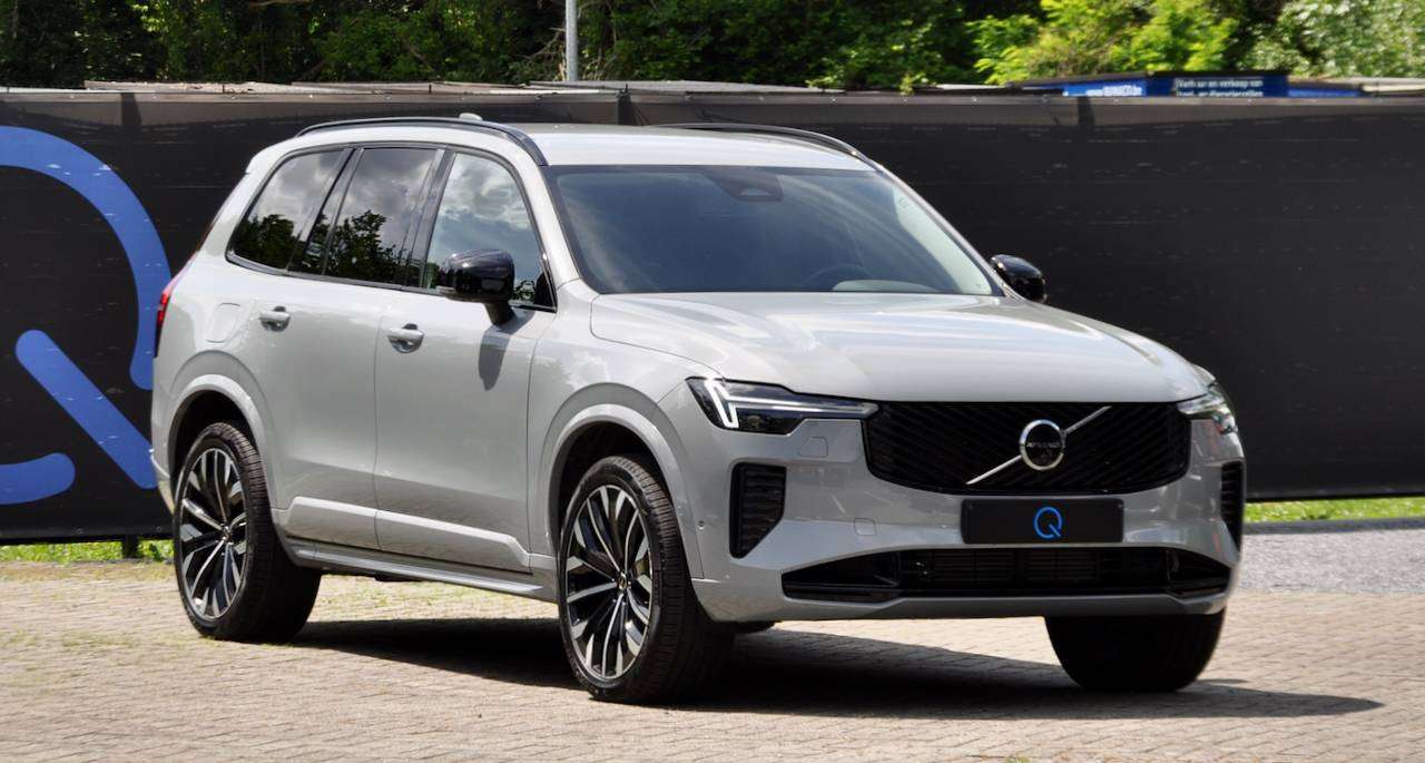 Volvo XC90 T8 PHEV PLUS DARK 7-ZIT HARMAN KARDON MEMORY SEATS APPLE CARPLAY