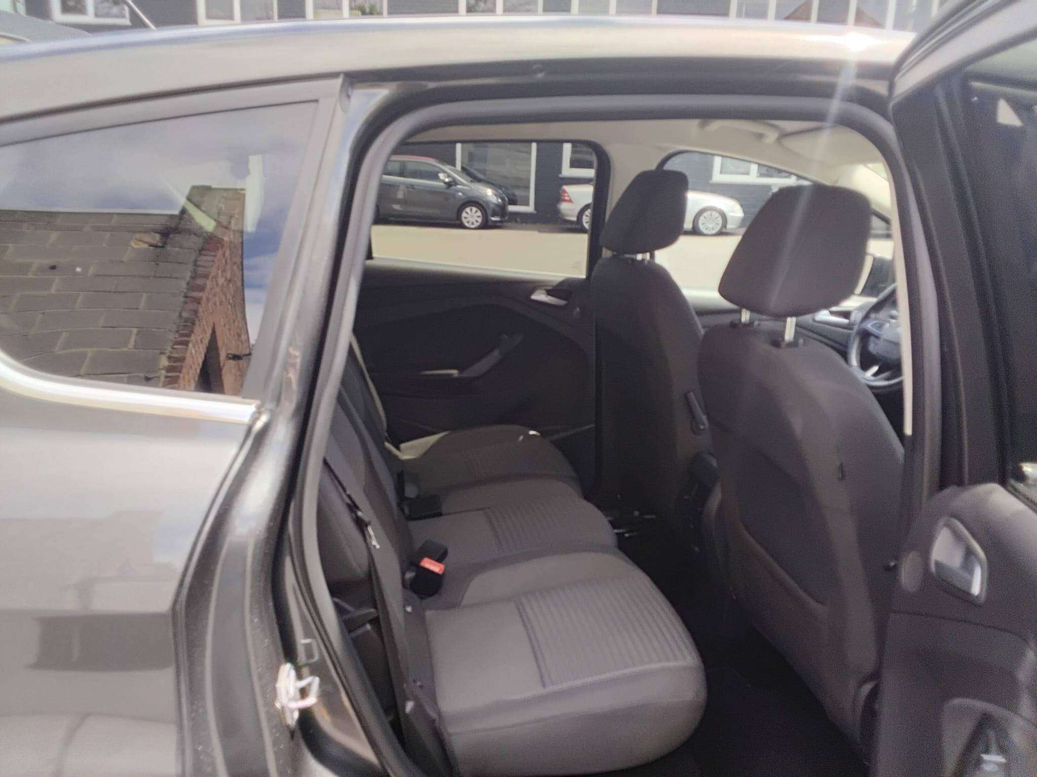 Ford C-Max 1.0 EcoBoost NAVI PARKHULP V&A TREKHAAK AIRCO CRUISE thumbnail