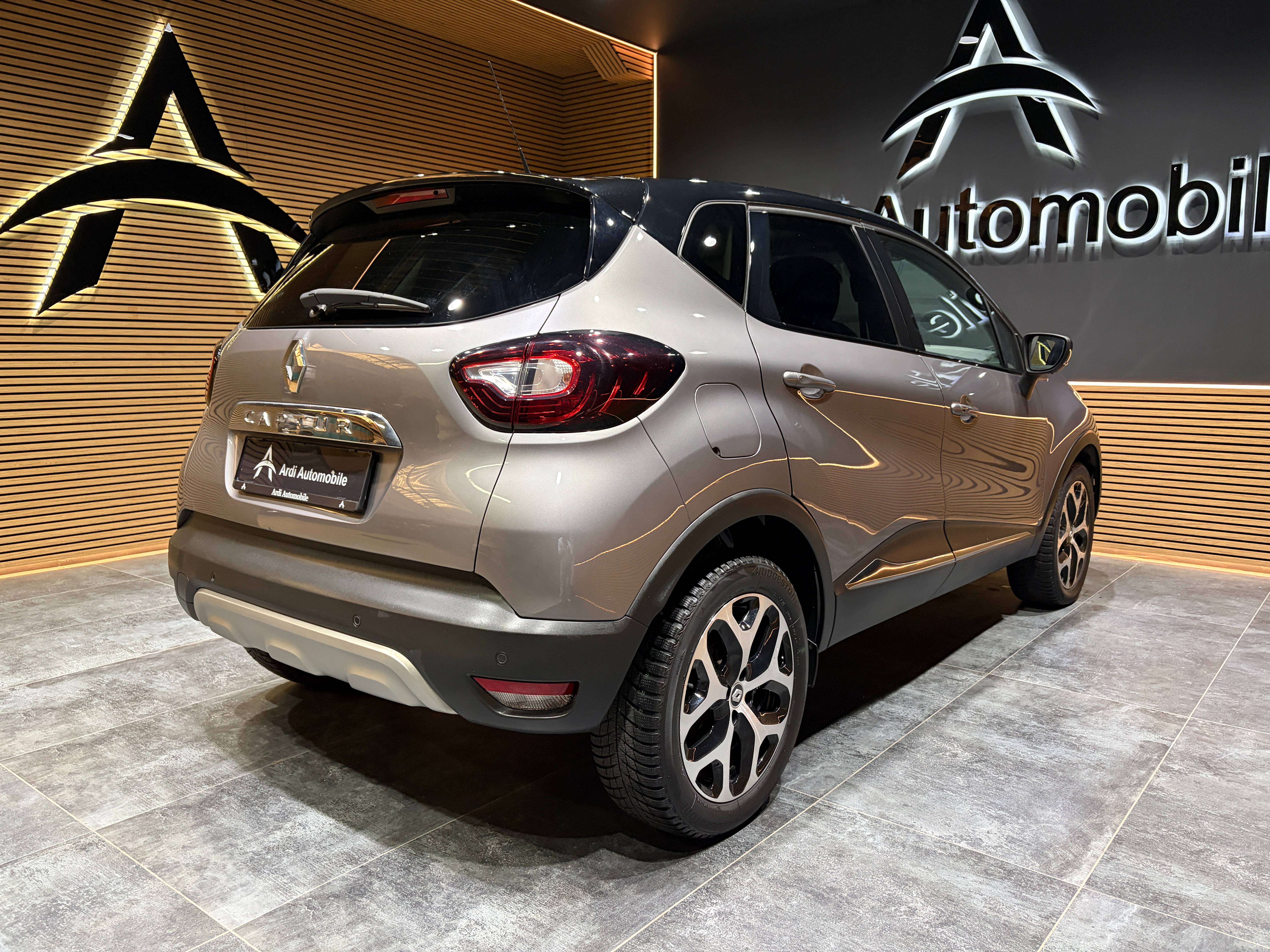 Renault Captur 1.5 dCi *CRUISE CONTROL*CAMERA*LED*1ER PROPRIO*GARANTIE* thumbnail