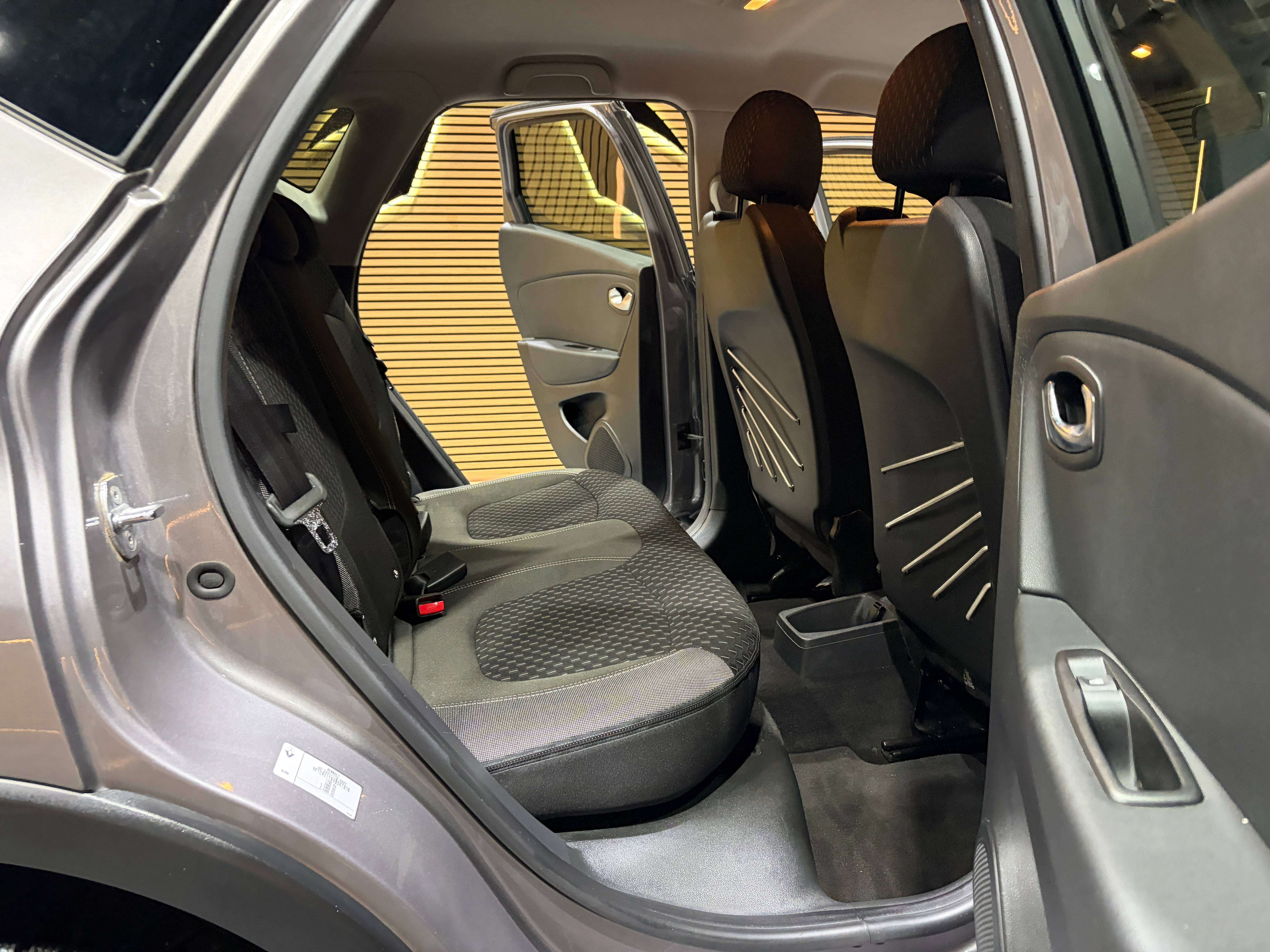 Renault Captur 1.5 dCi *CRUISE CONTROL*CAMERA*LED*1ER PROPRIO*GARANTIE* thumbnail