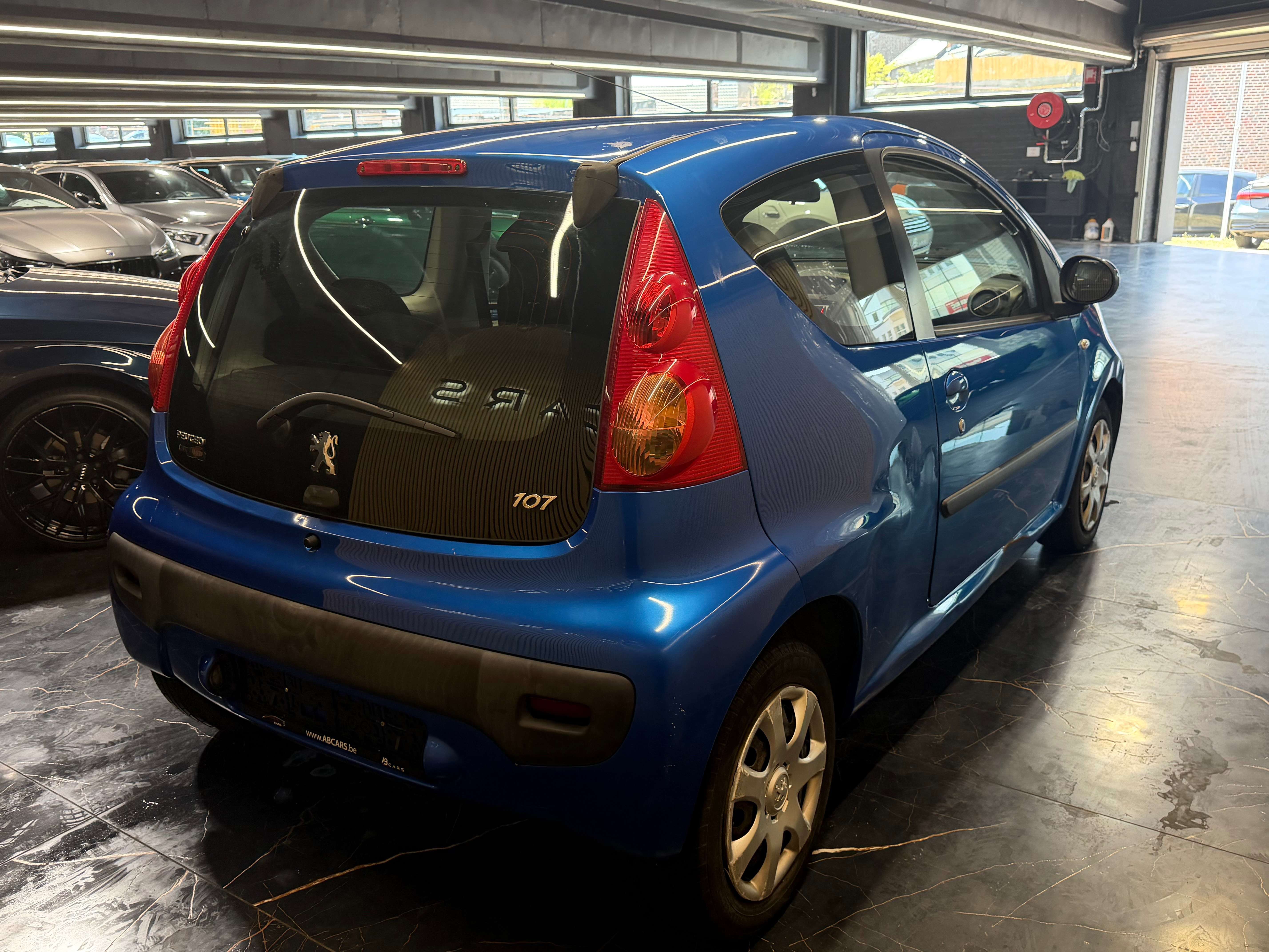 Peugeot 107 1.0I thumbnail