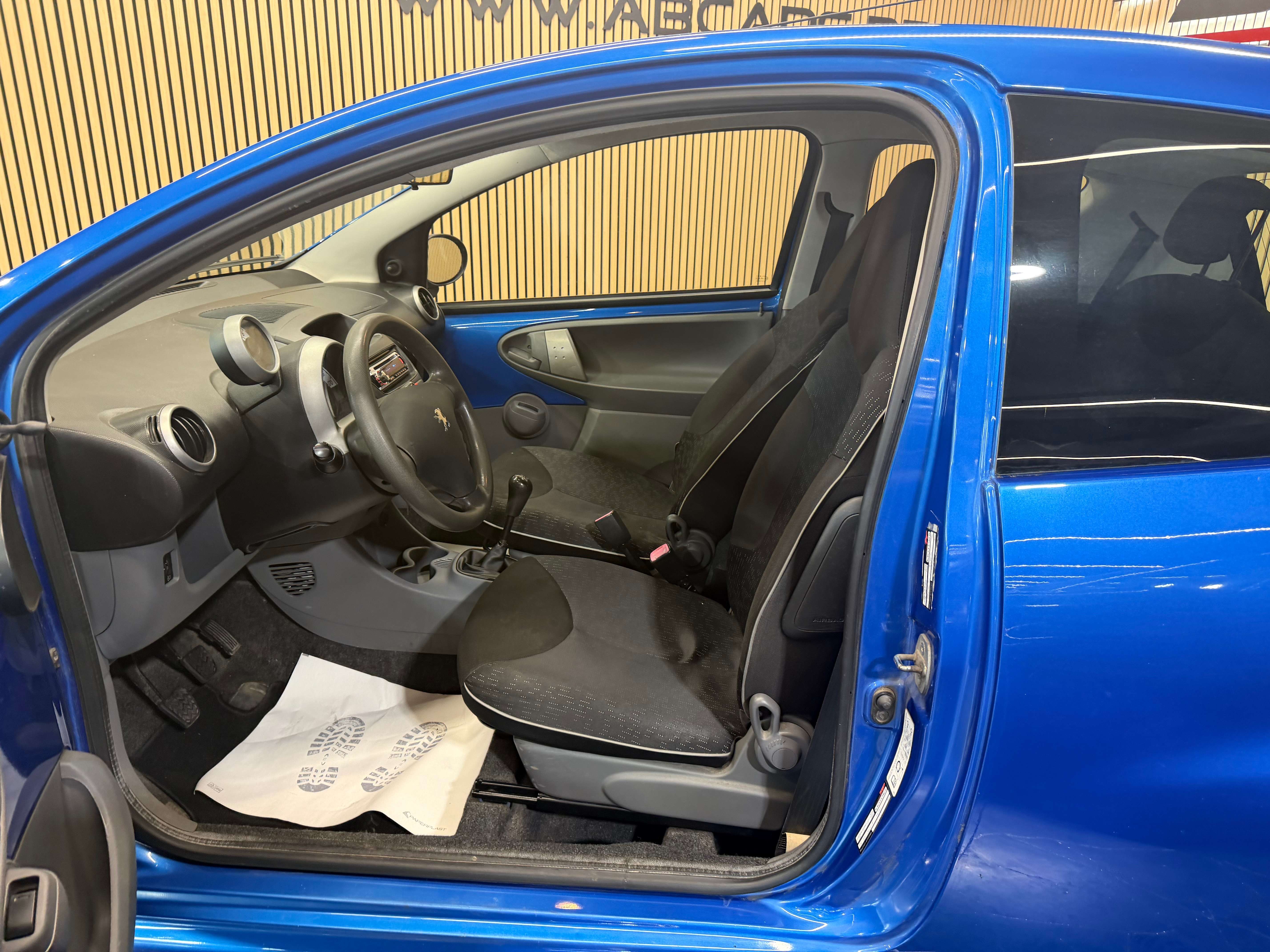 Peugeot 107 1.0I thumbnail