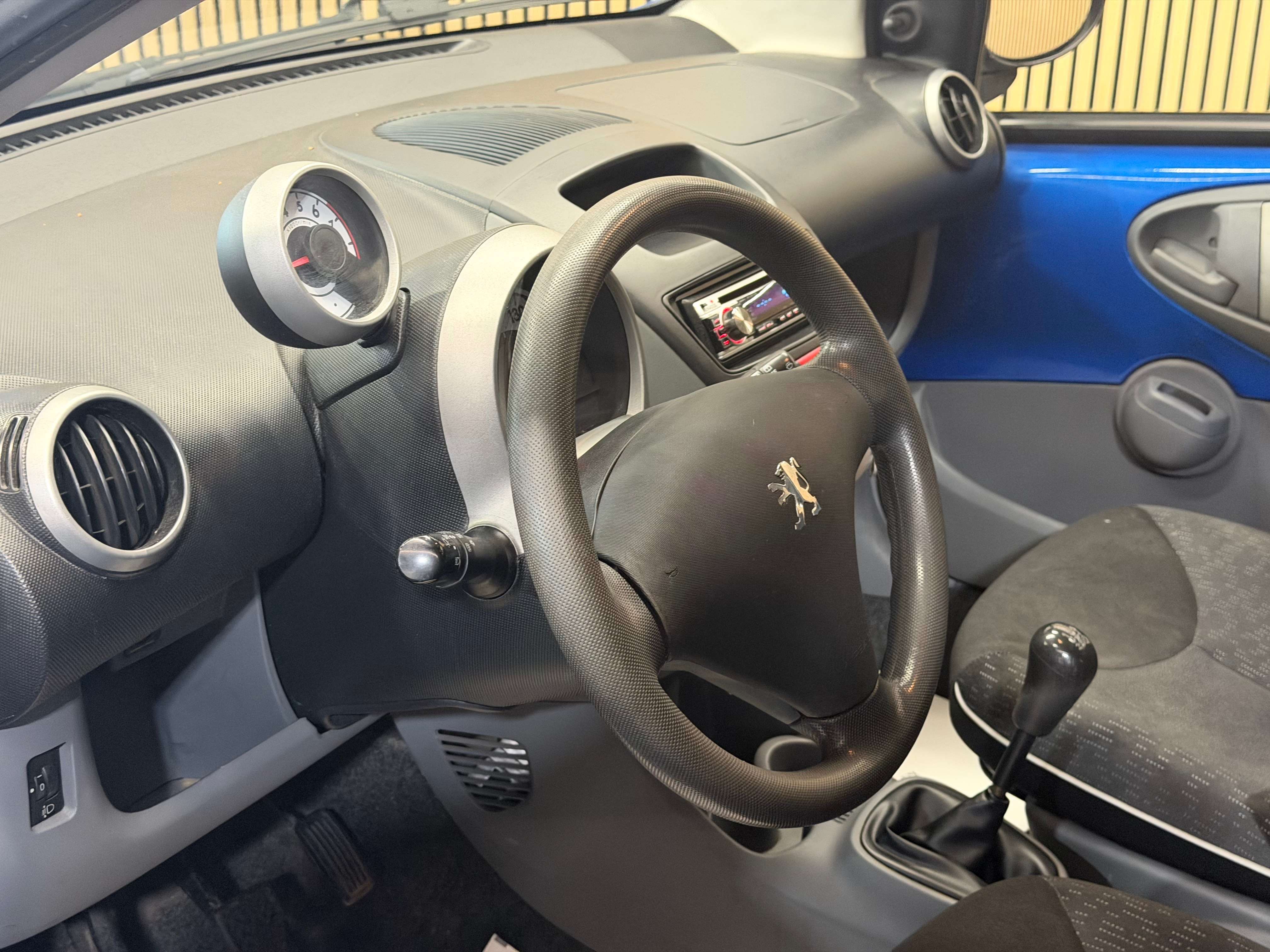 Peugeot 107 1.0I thumbnail