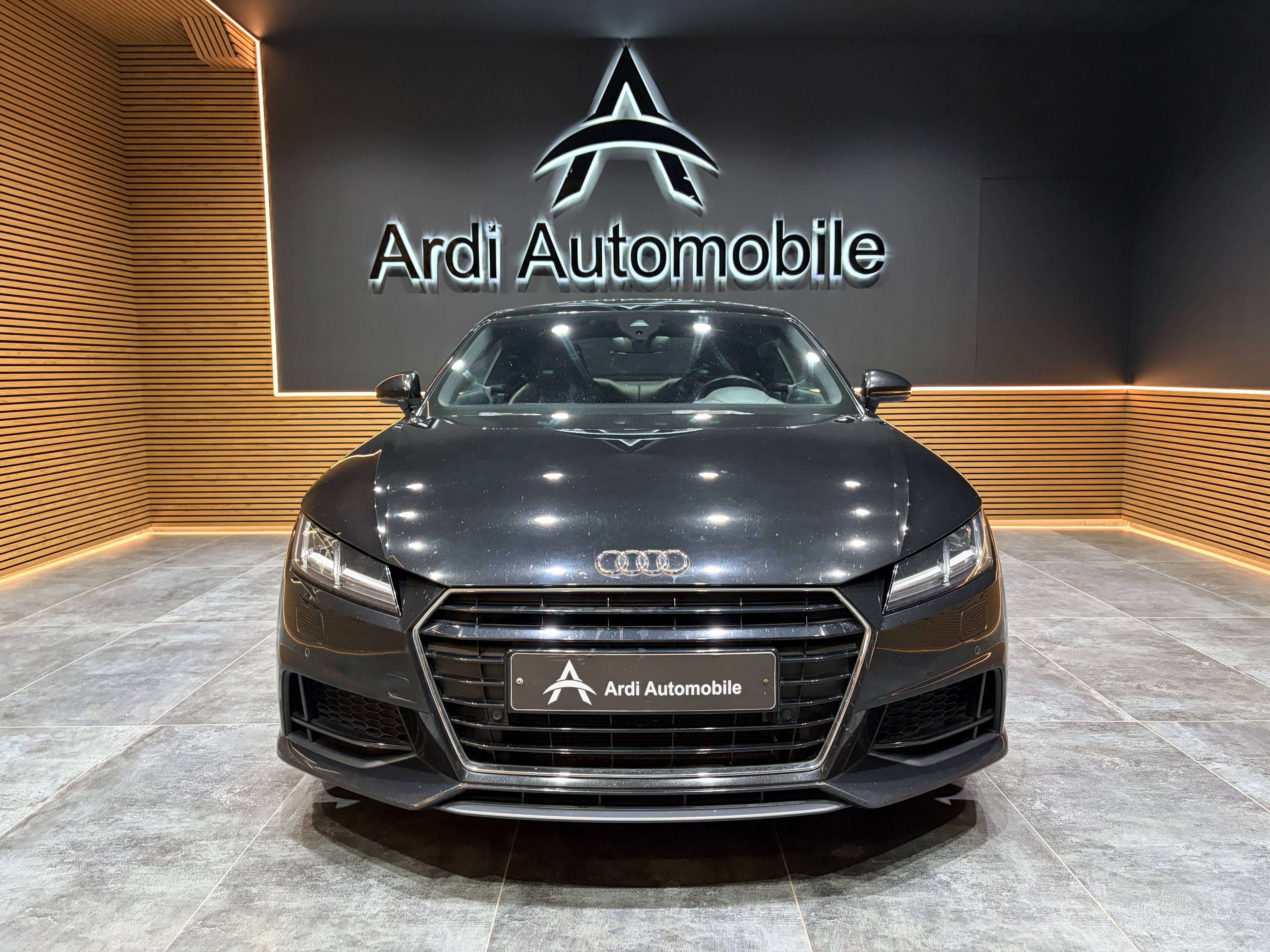 Audi TT Coupé 2.0 TDi *S Line*CAPTEUR AV+AR*1ER PROPRIO*GARANTIE* thumbnail