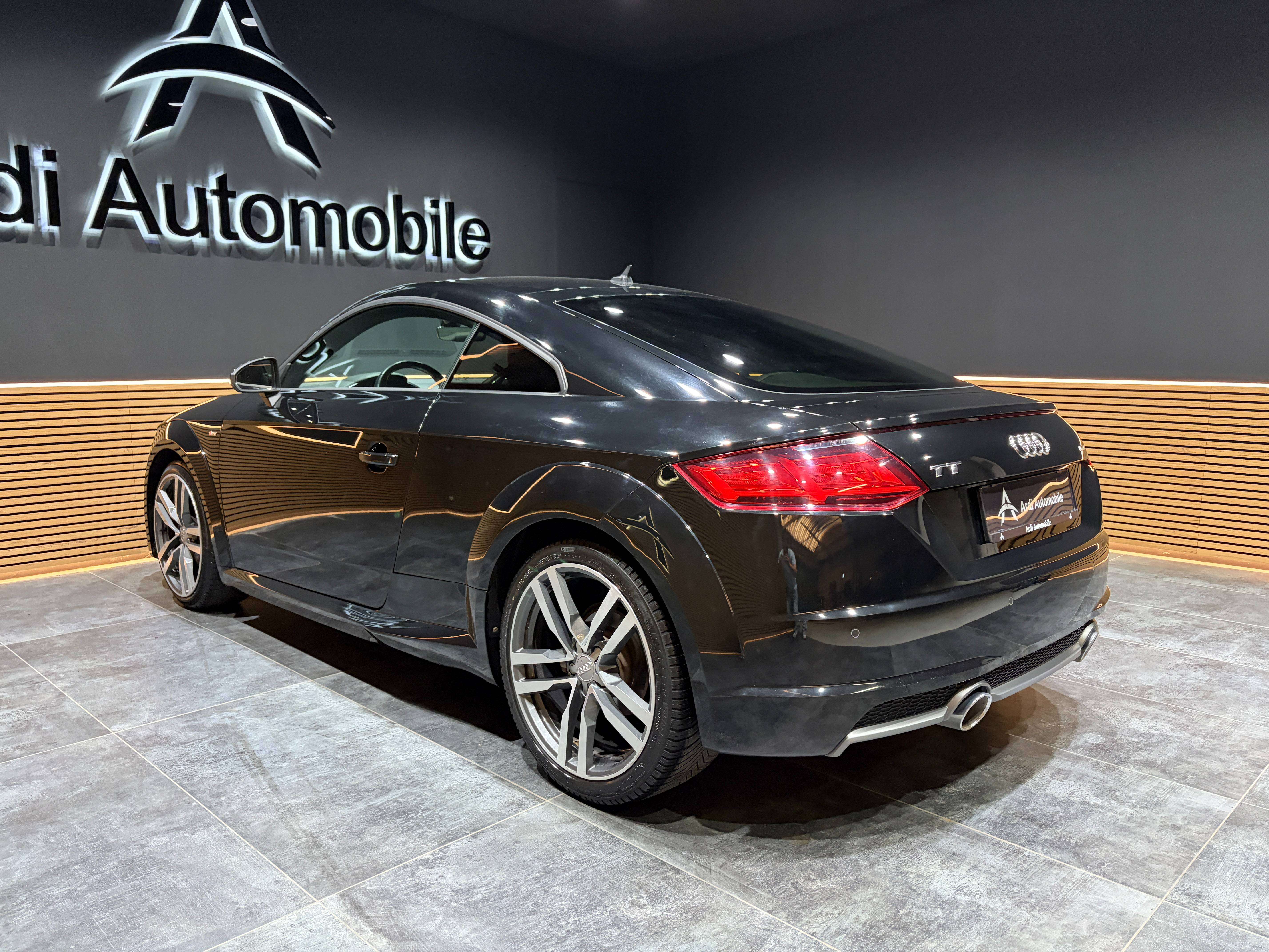 Audi TT Coupé 2.0 TDi *S Line*CAPTEUR AV+AR*1ER PROPRIO*GARANTIE* thumbnail