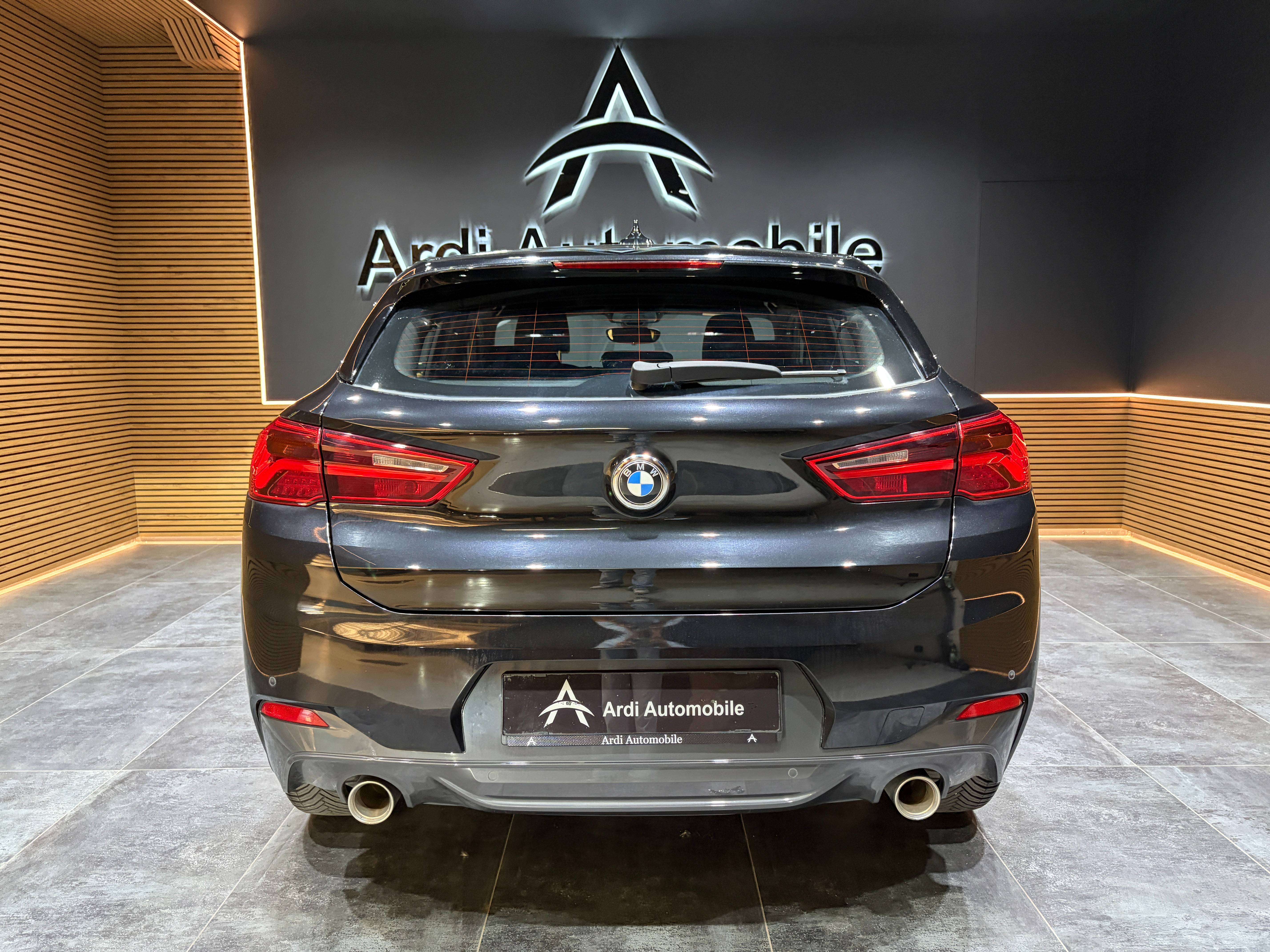 BMW X2 2.0 dA sDrive18 *PACK M*SIEGE CHAUFF*LED AMBIANCE*GARANTIE* thumbnail
